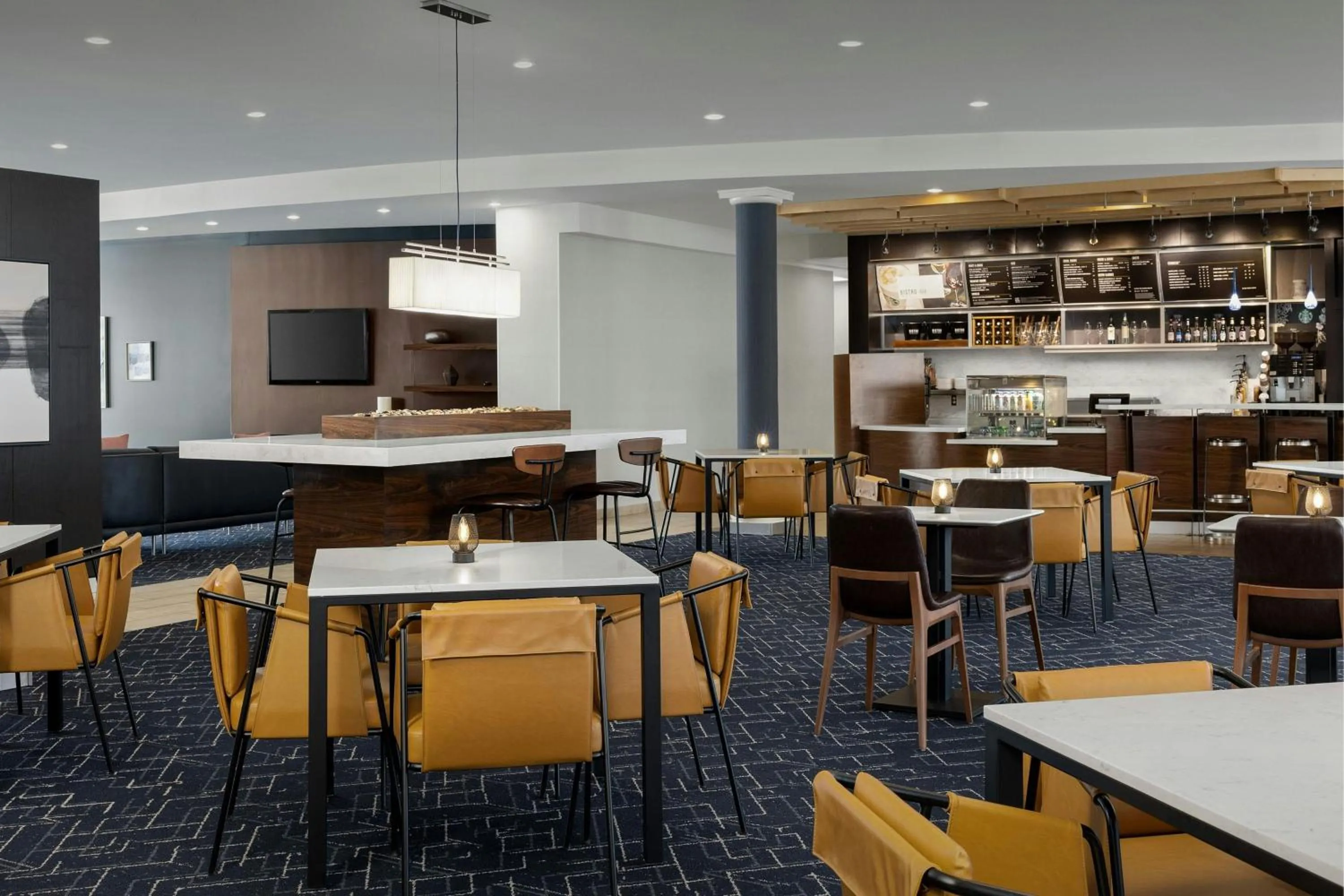 Restaurant/places to eat in Courtyard by Marriott Salisbury