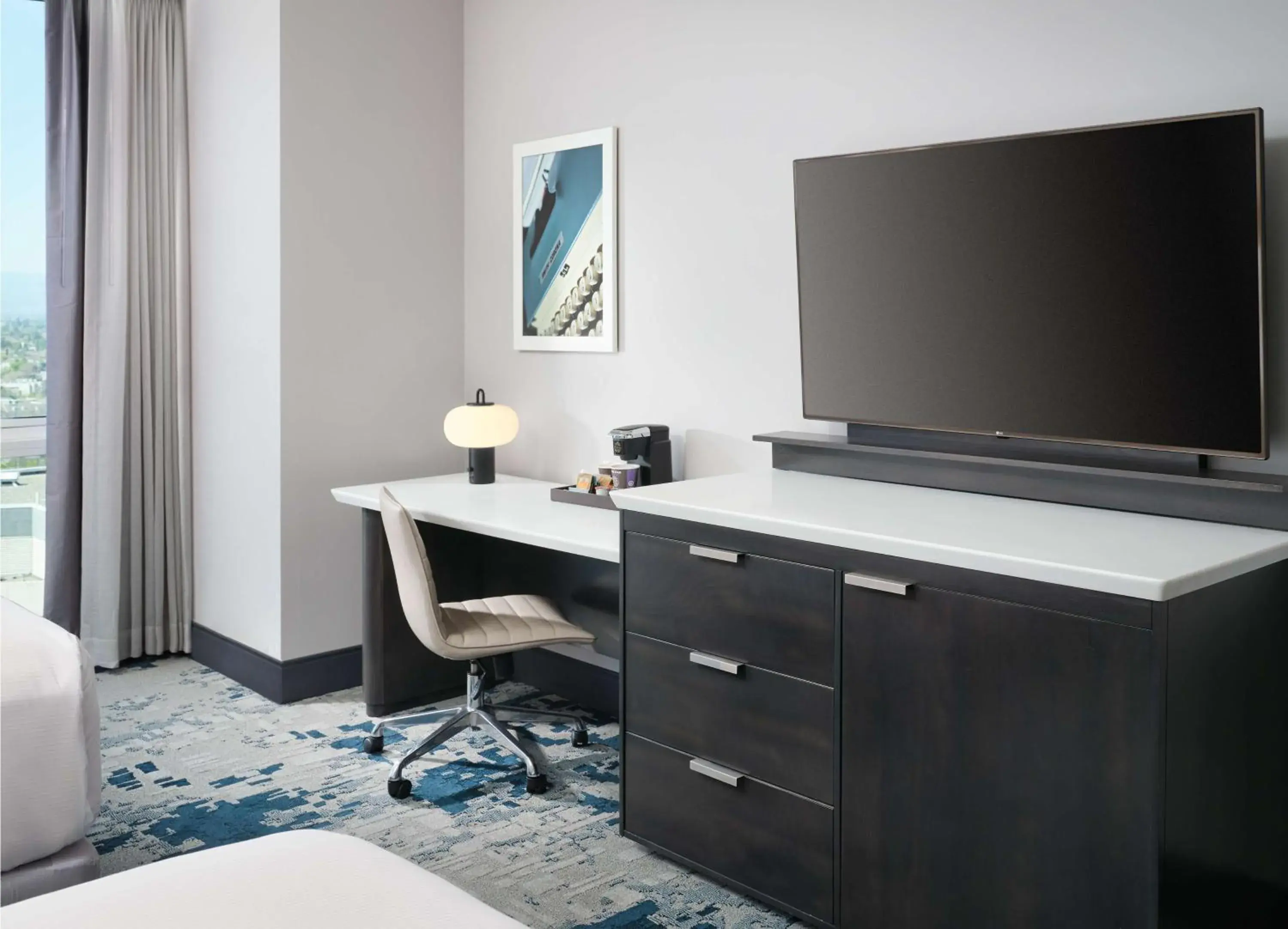 Queen Room with Two Queen Beds and Skyline View - single occupancy in Hilton San Jose Queen Room with Two Queen Beds and Skyline View - single occupancy in Hilton San Jose