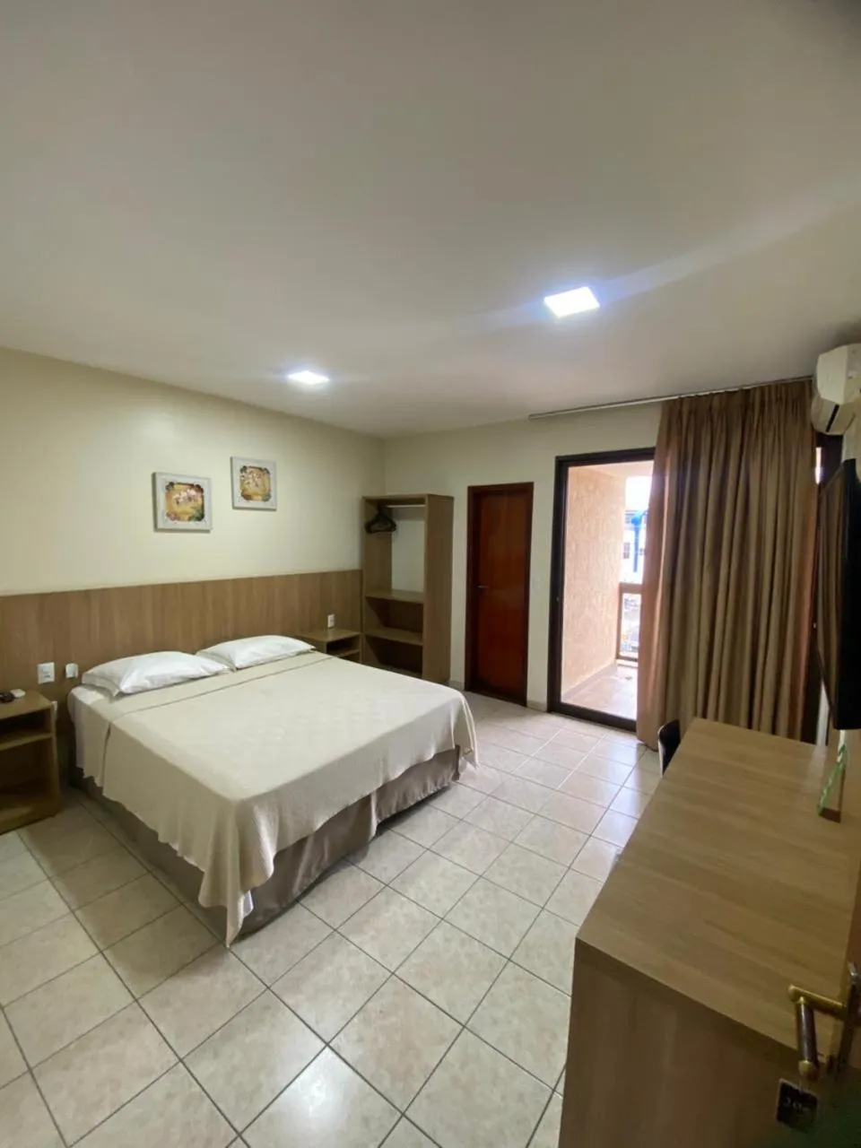 Bedroom, Bed in Tawfiqs Hotel