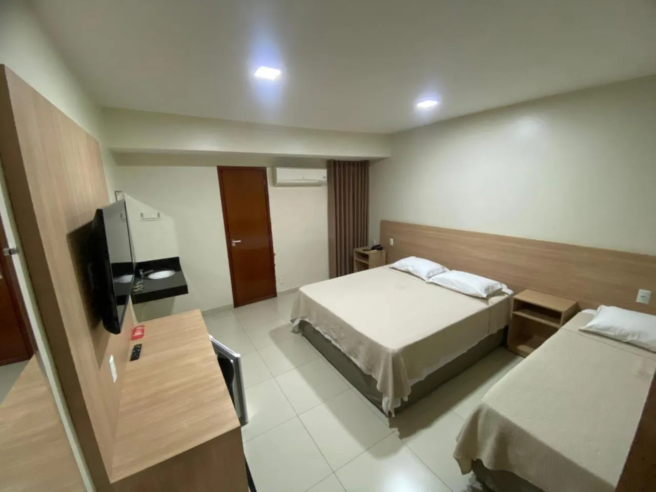 Bedroom, Bed in Tawfiqs Hotel