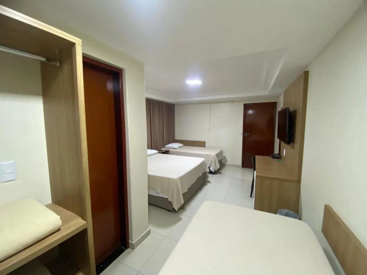 Bedroom, Bed in Tawfiqs Hotel