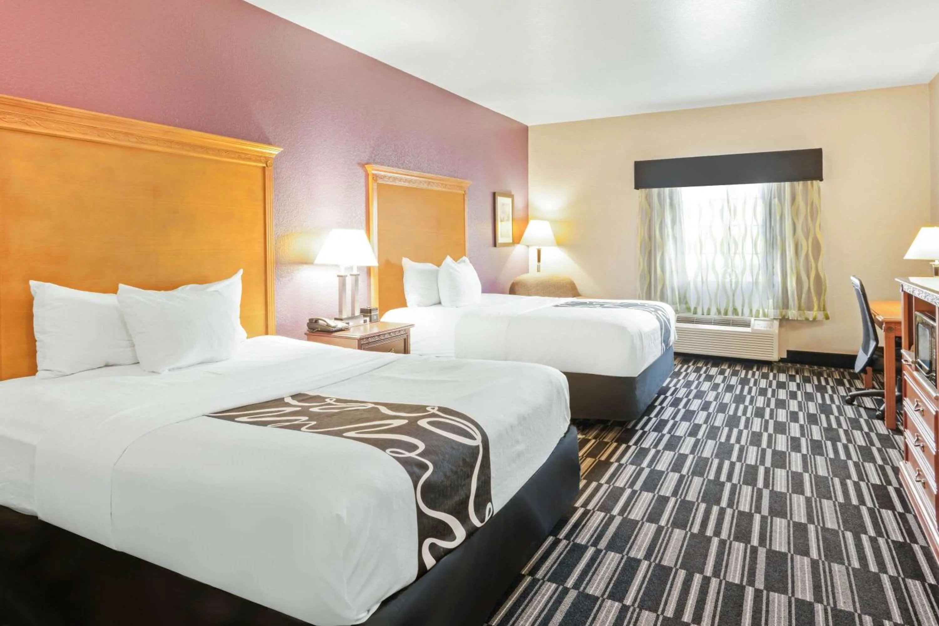 Photo of the whole room, Bed in La Quinta by Wyndham Ada