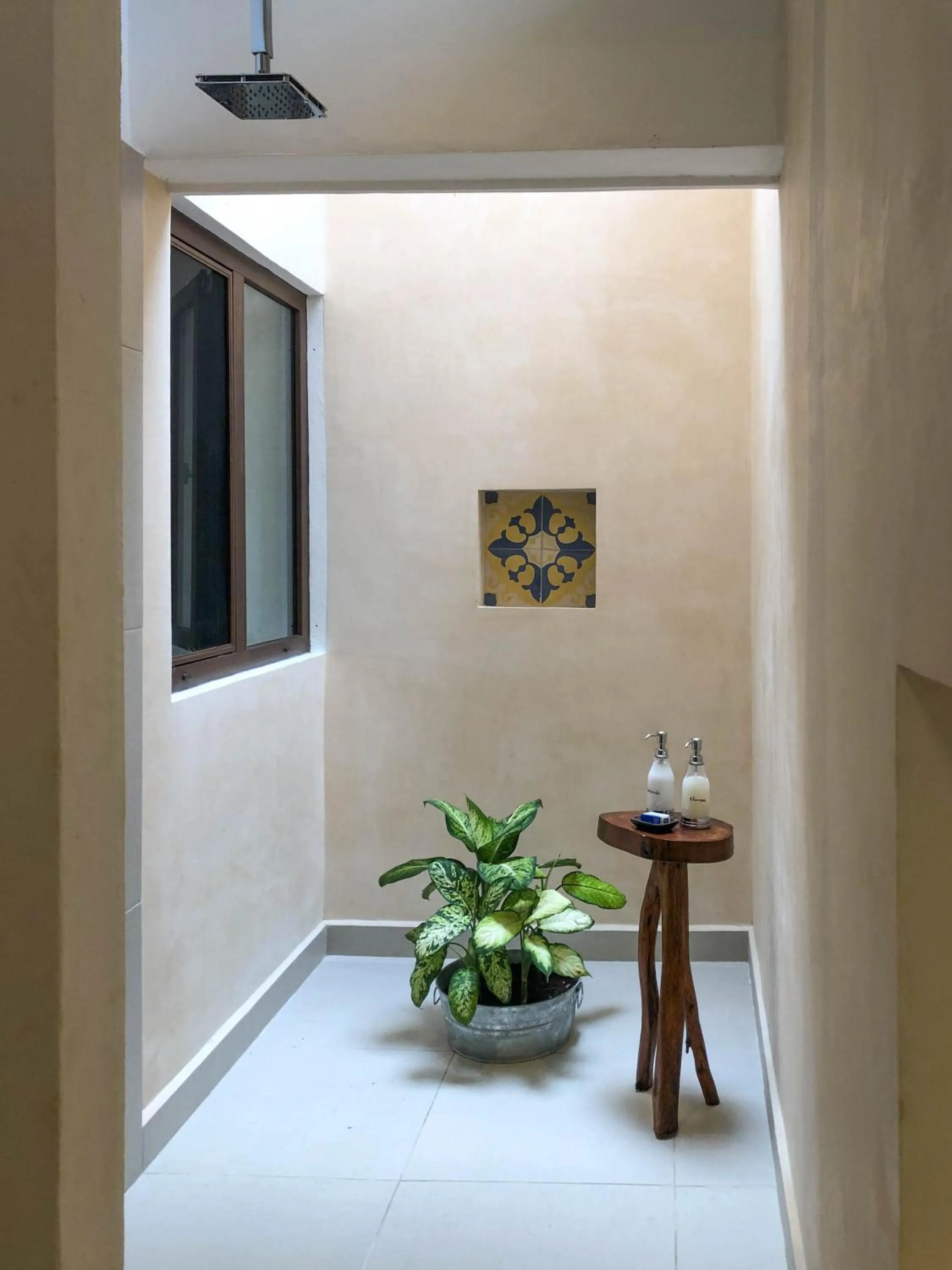 Shower in Hotel Posada San Juan