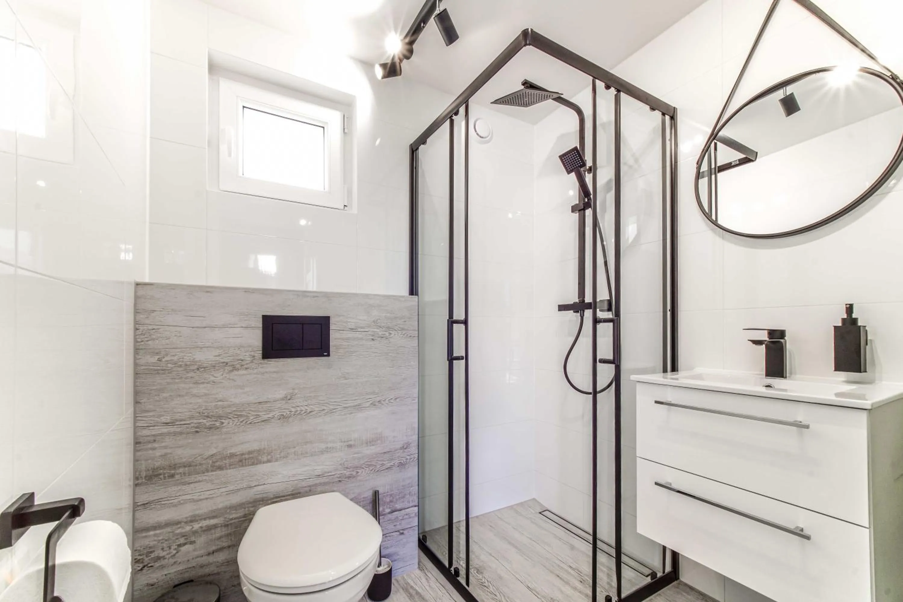 Shower in Wczasowa 8 Apartments