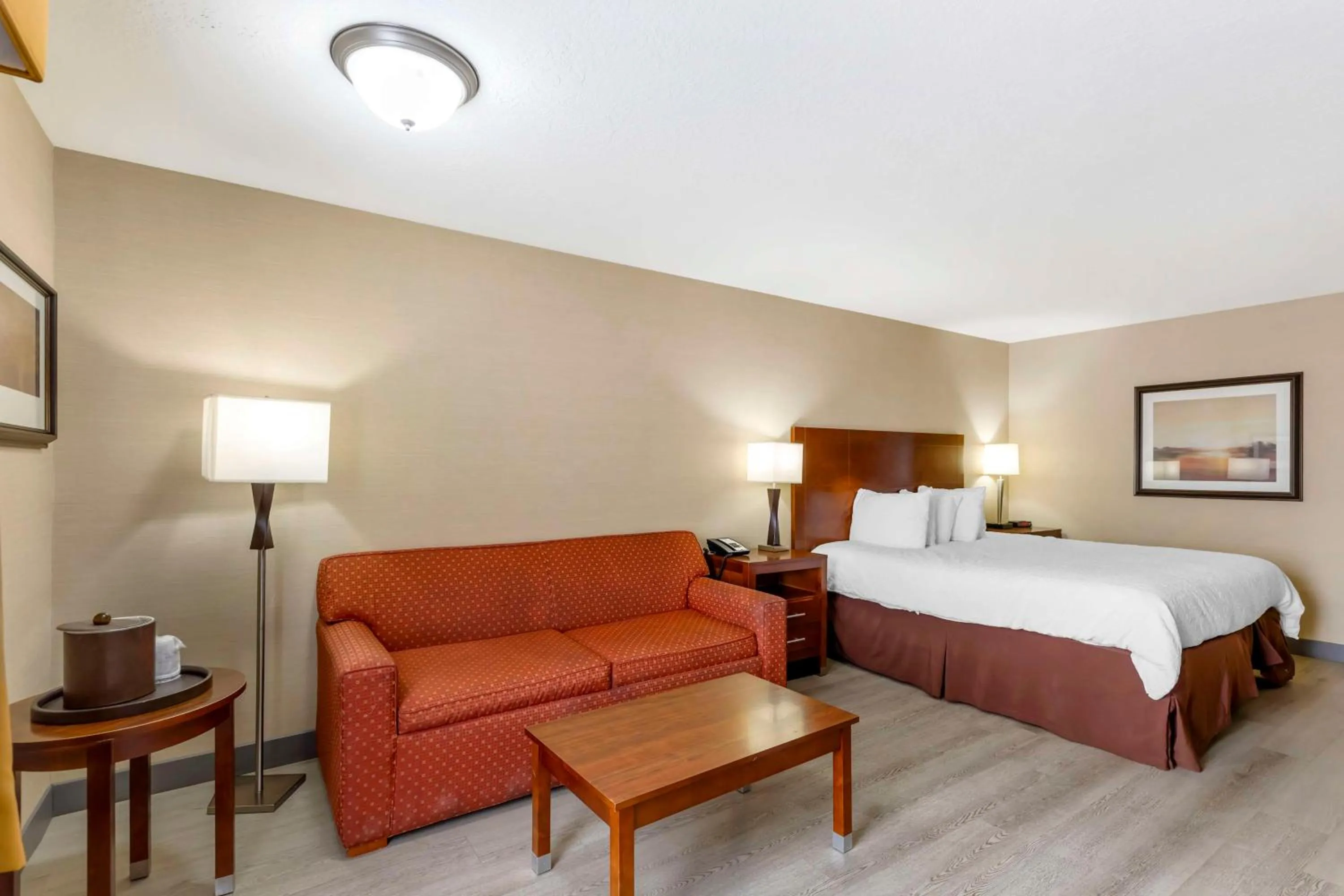 Bedroom, Bed in Best Western Cotton Tree Inn