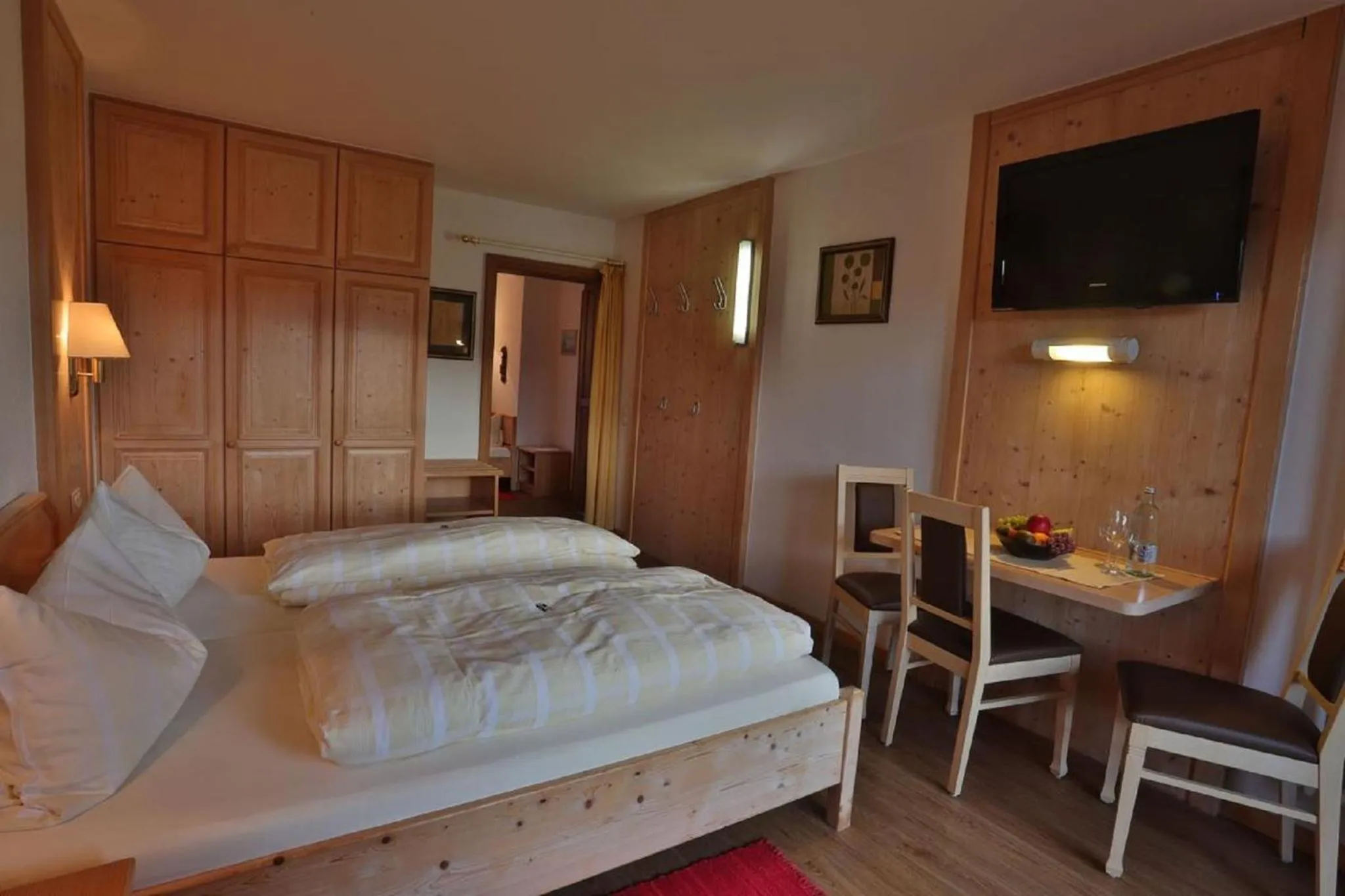 Bedroom, Bed in Burggasthof Hauptmann