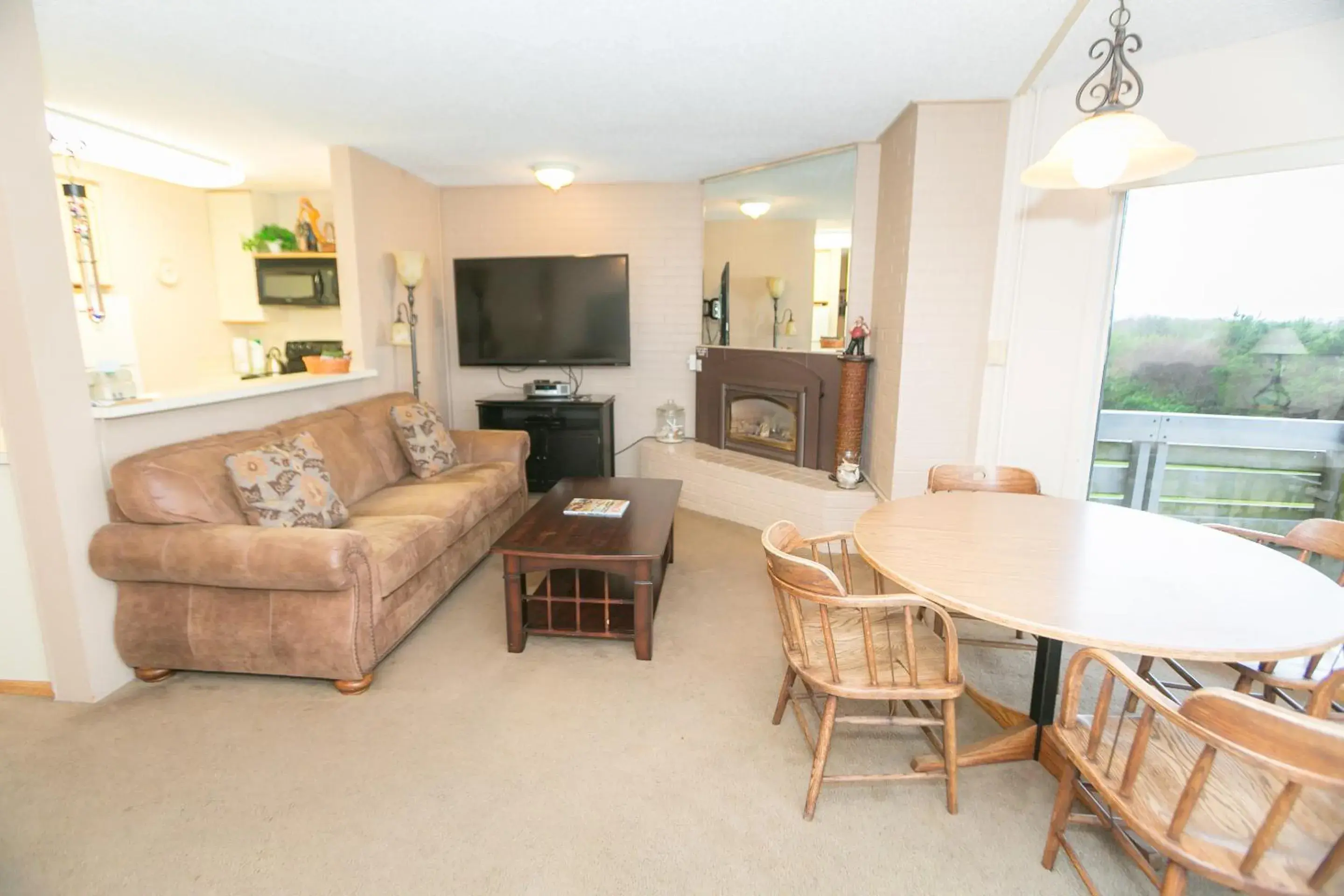 One-Bedroom Apartment with Balcony-201 in Grey Gull One-Bedroom Apartment with Balcony-201 in Grey Gull