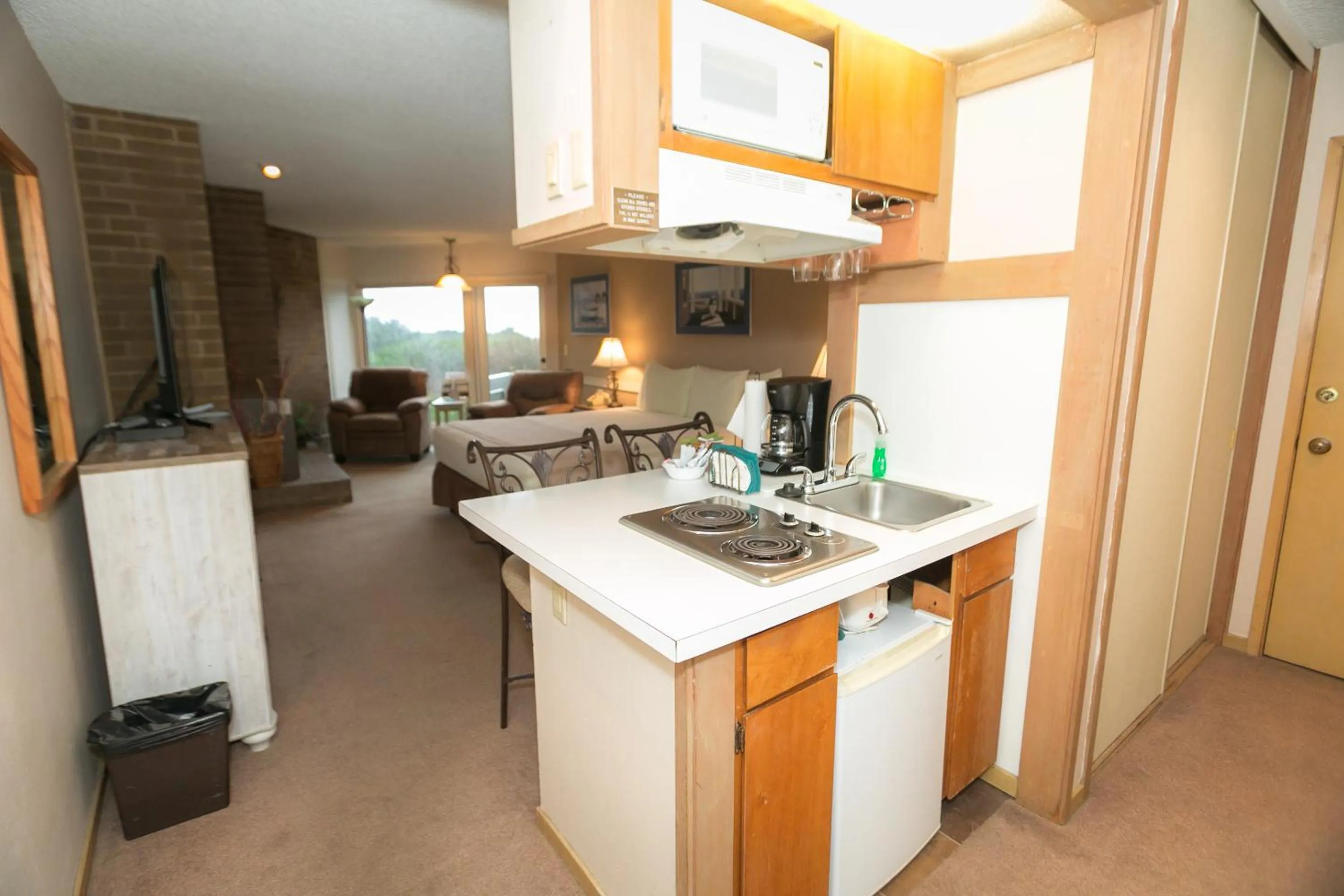 Kitchen or kitchenette in Grey Gull