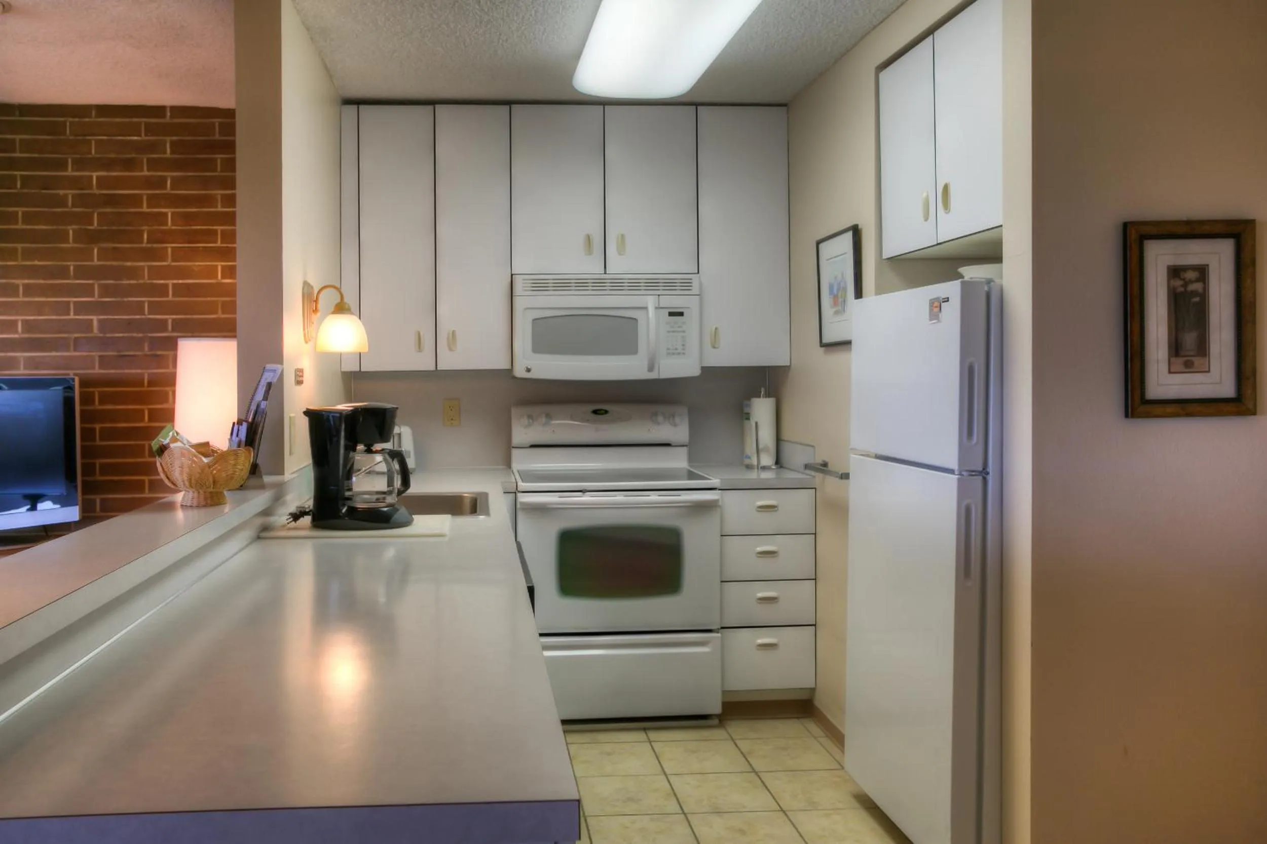 Kitchen or kitchenette in Grey Gull