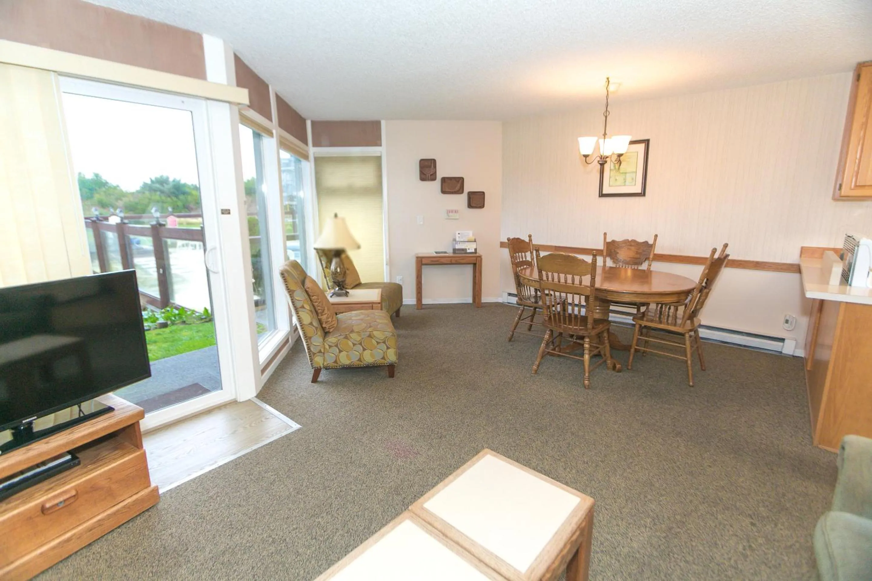 TV and multimedia in Grey Gull