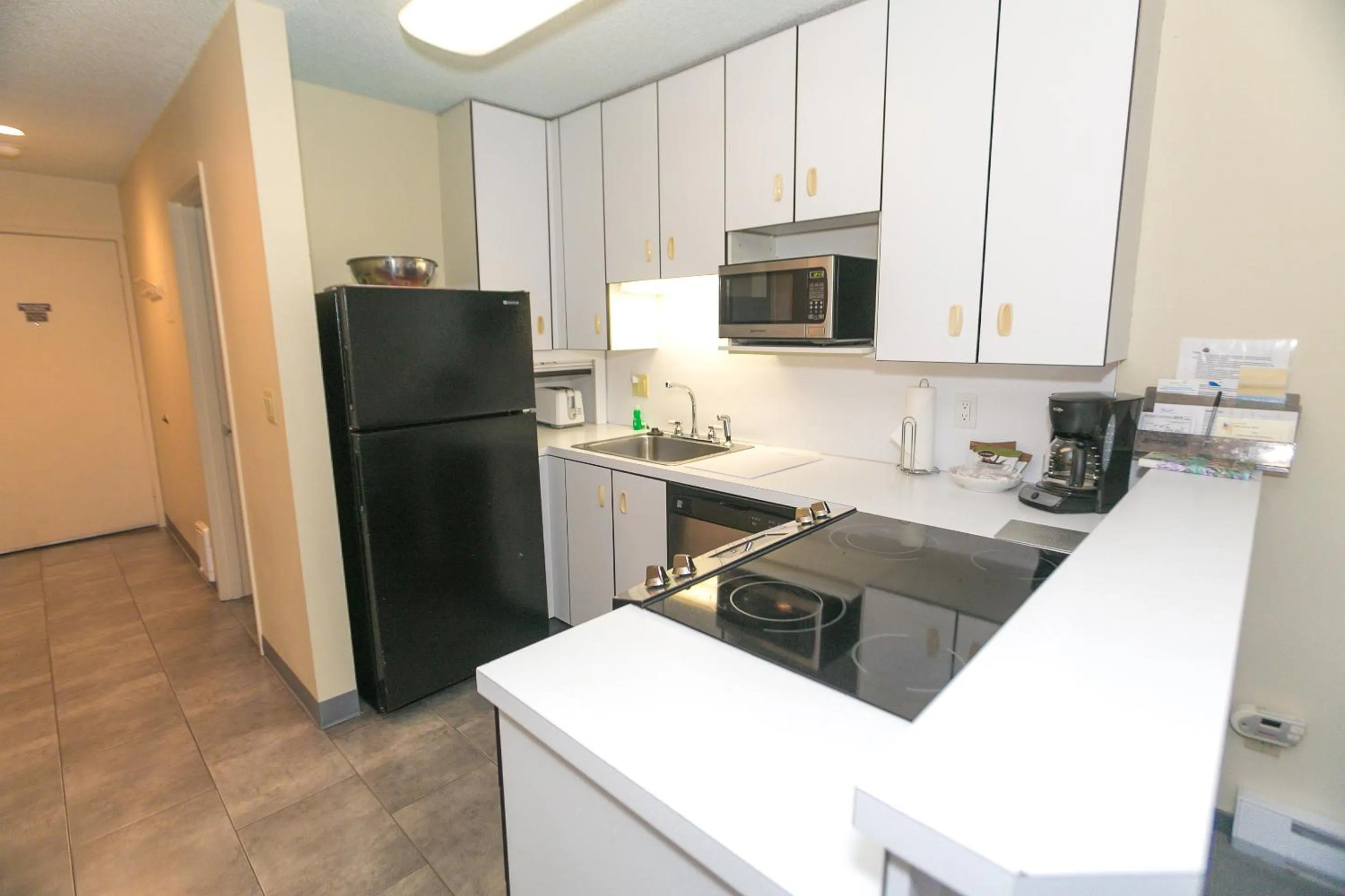 Kitchen or kitchenette in Grey Gull