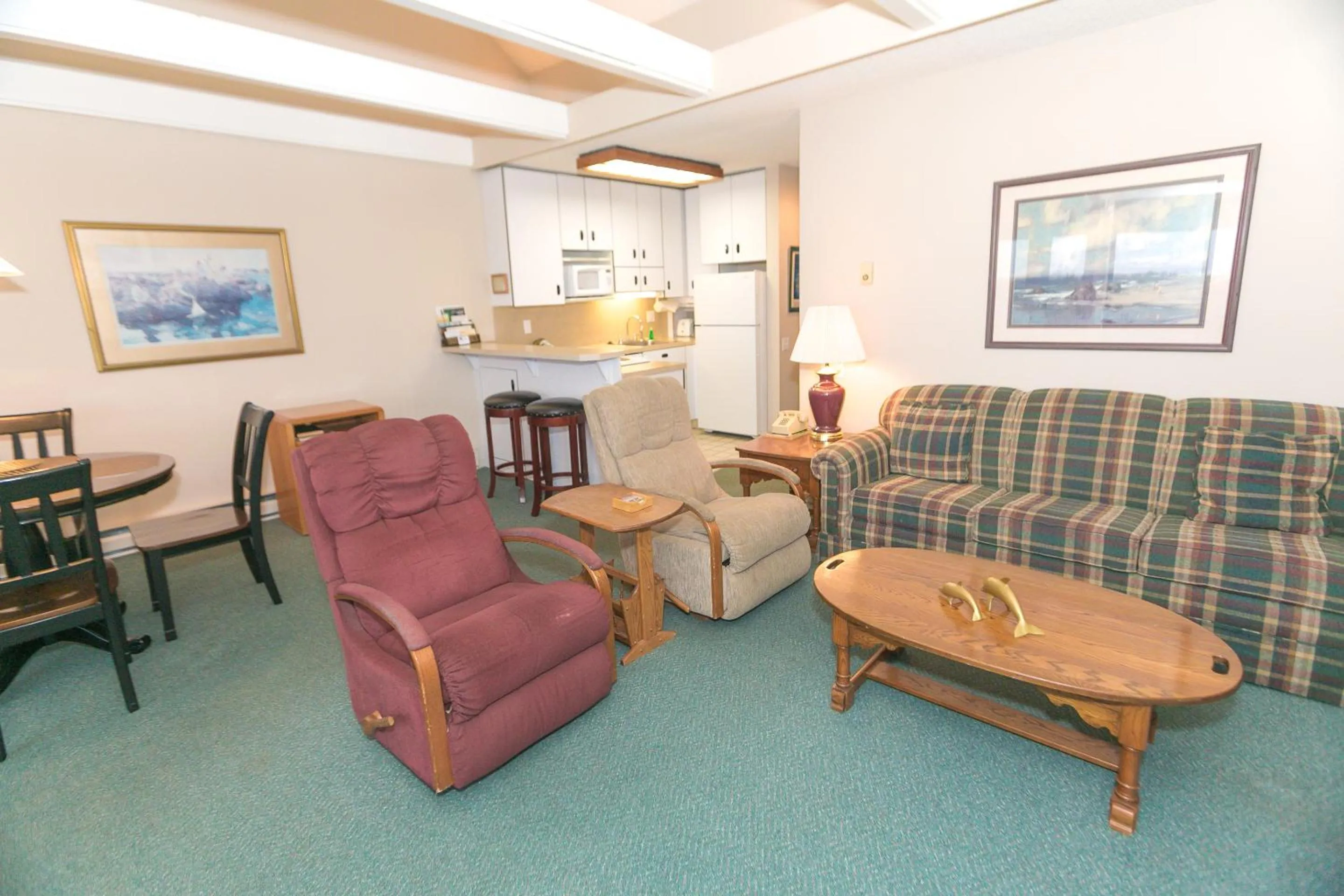 Kitchen or kitchenette in Grey Gull