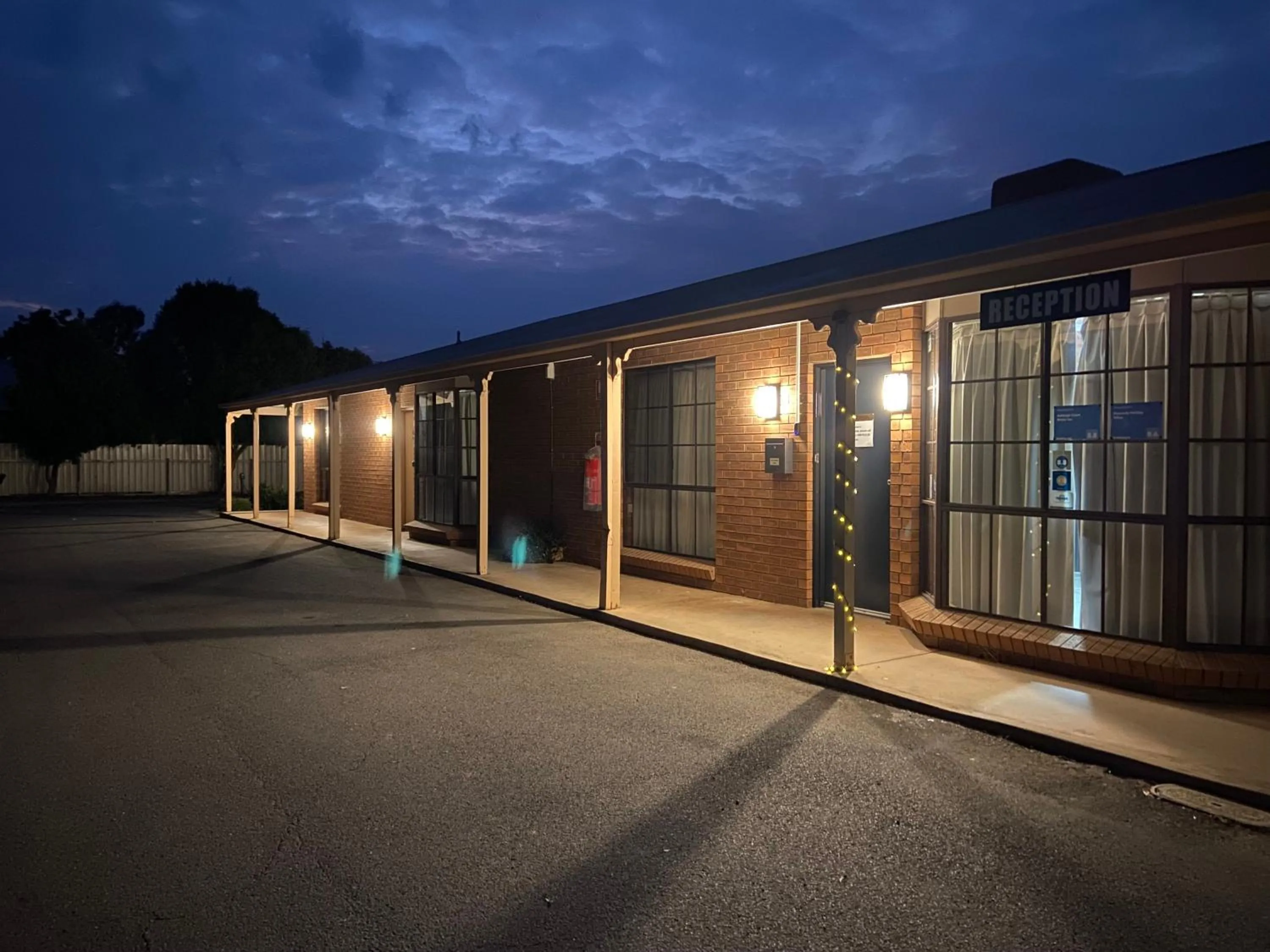 Property building in Ashleigh Court Motor Inn