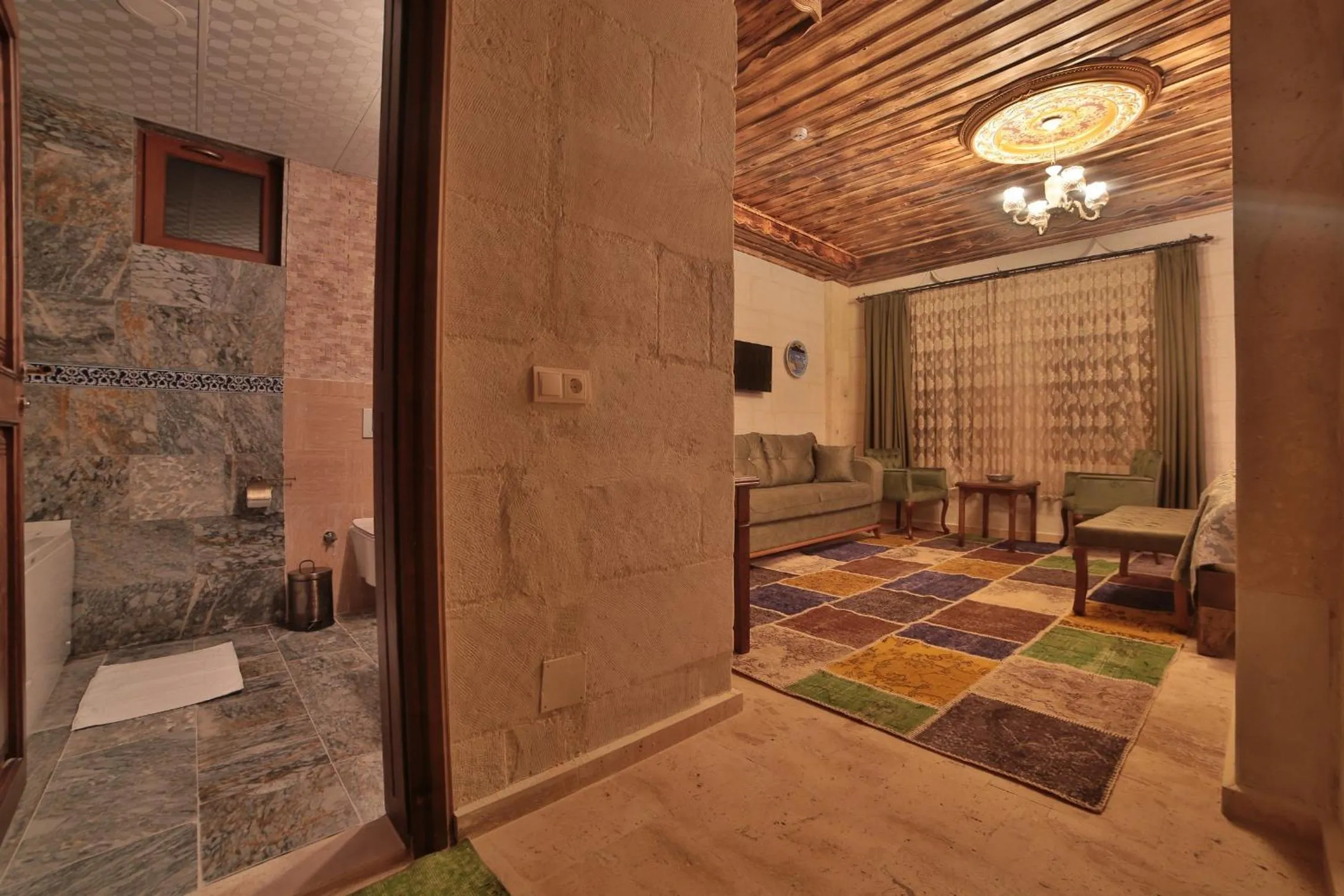 Massage in Caravanserai Inn Hotel