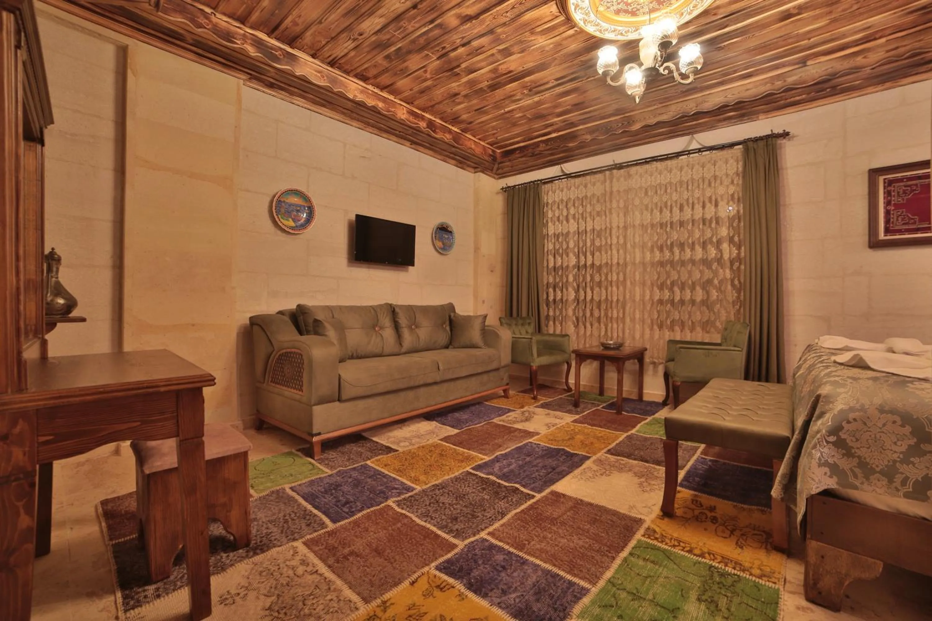 Photo of the whole room in Caravanserai Inn Hotel