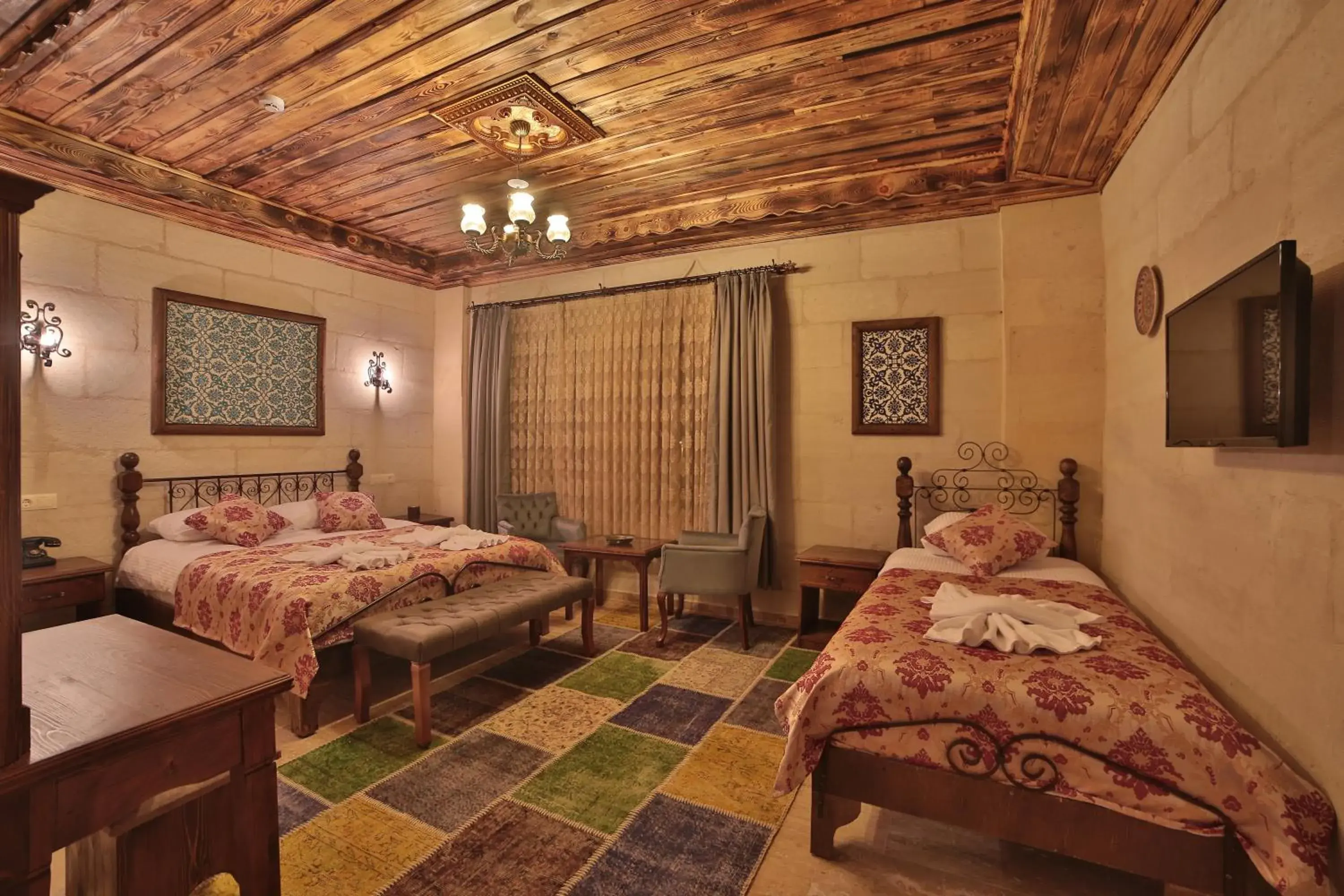Triple Room with View in Caravanserai Inn Hotel Triple Room with View in Caravanserai Inn Hotel