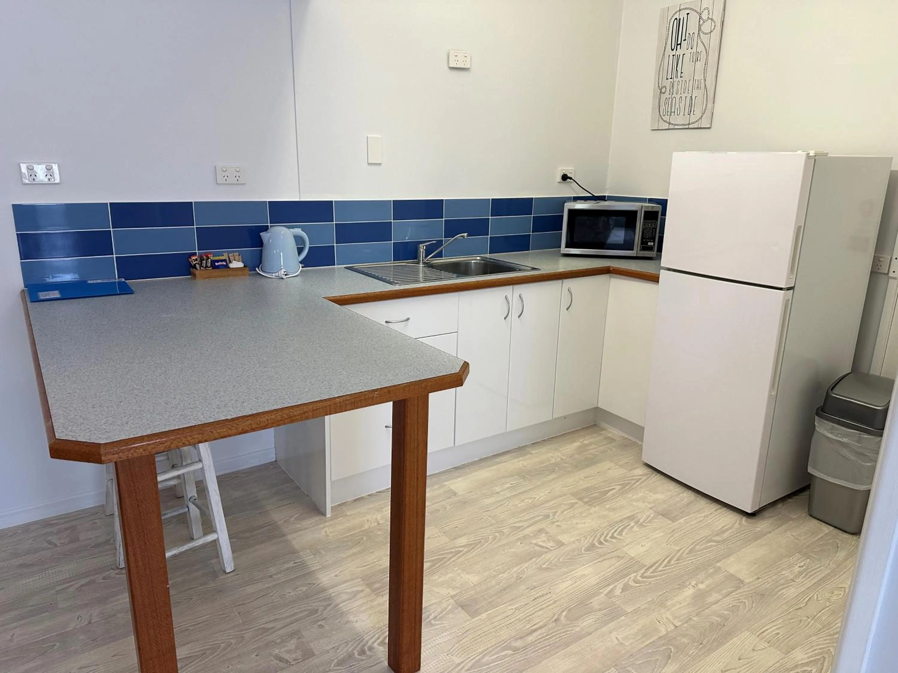 Cardwell Beachfront Motel