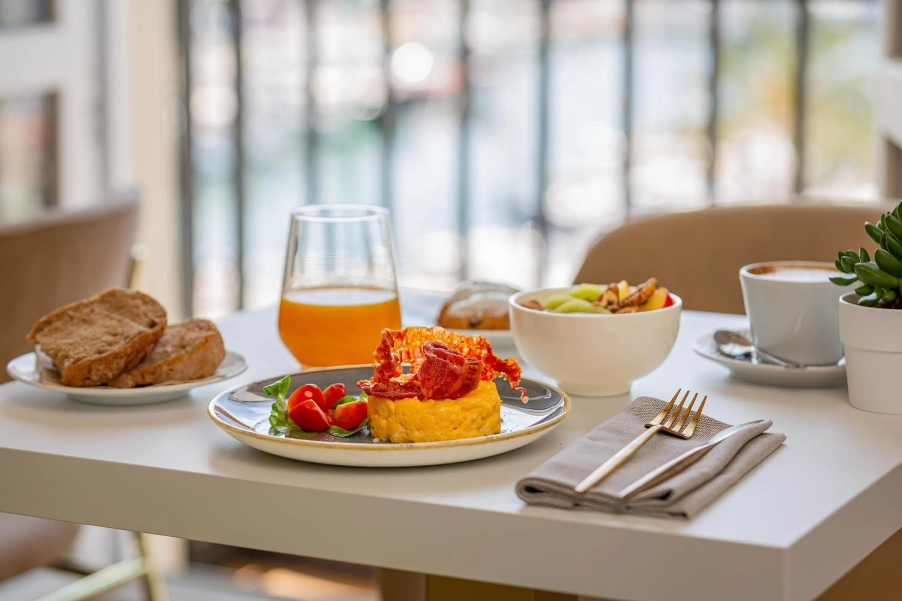 Food and drinks in Hotel Aristeo