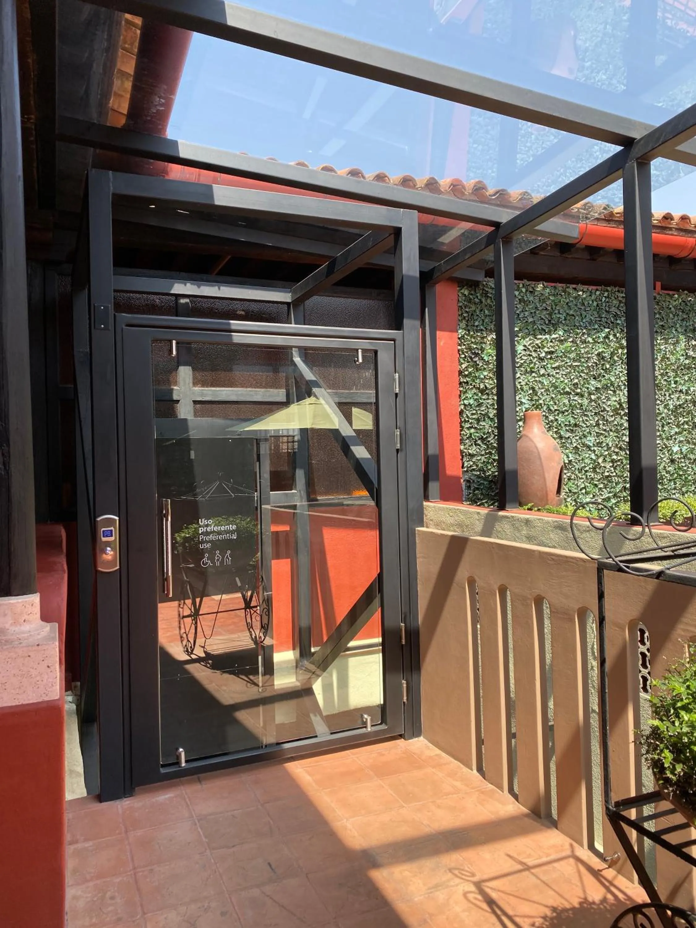 elevator in Hotel Mansion Iturbe