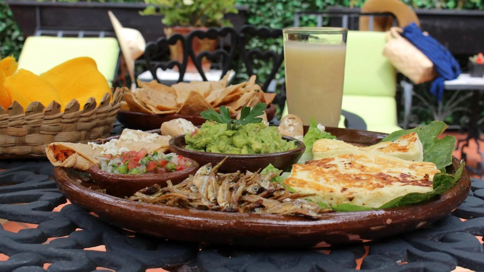 Restaurant/places to eat in Hotel Mansion Iturbe