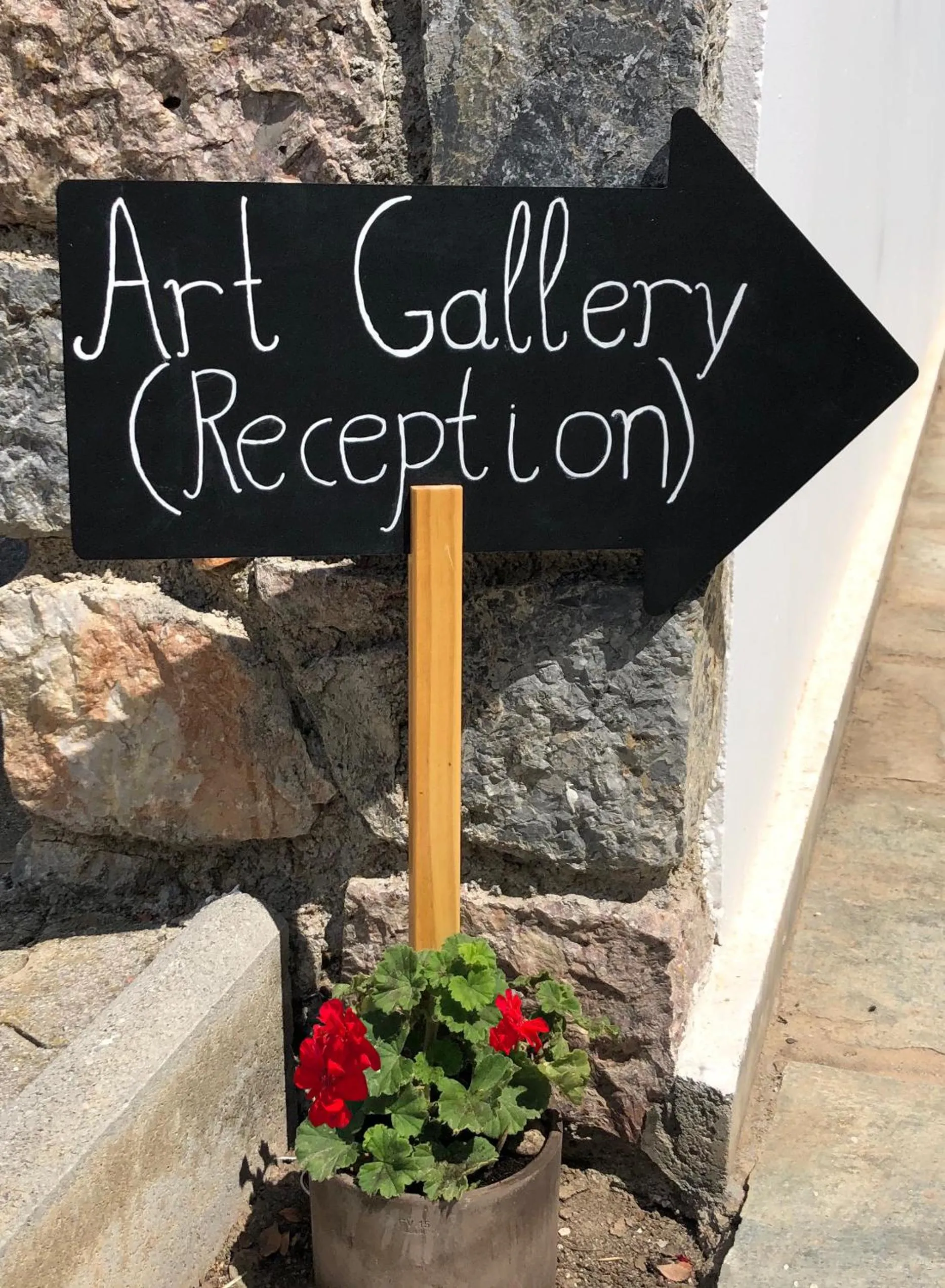 On-site shops in Elea Mare