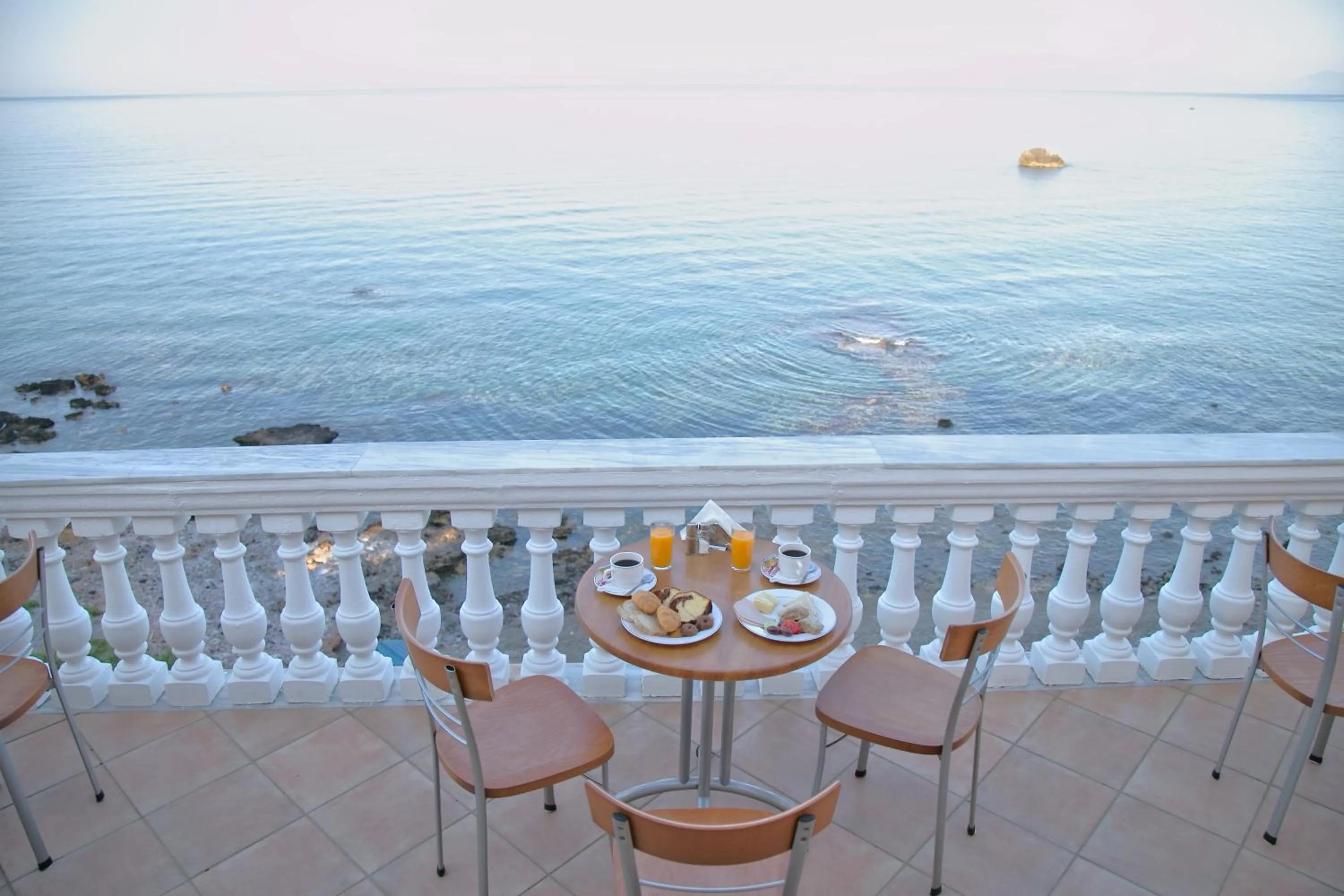 Buffet breakfast in Elea Mare