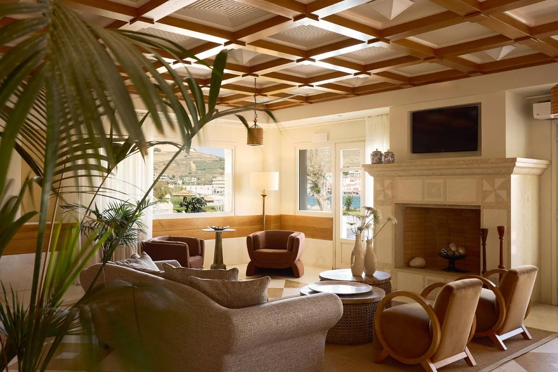 Restaurant/places to eat in Porto Kea Suites by Sandglass