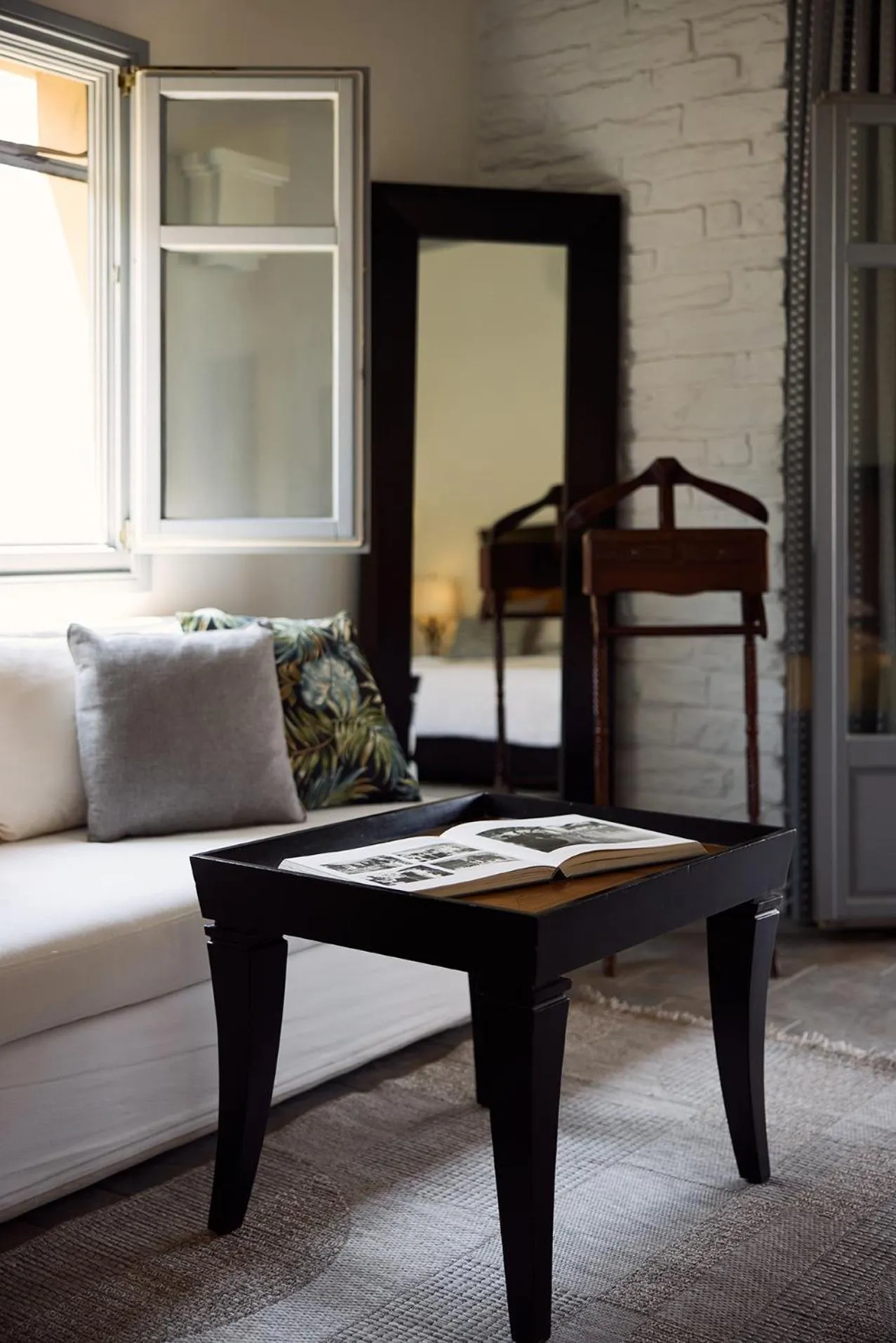 Seating area in Porto Kea Suites by Sandglass