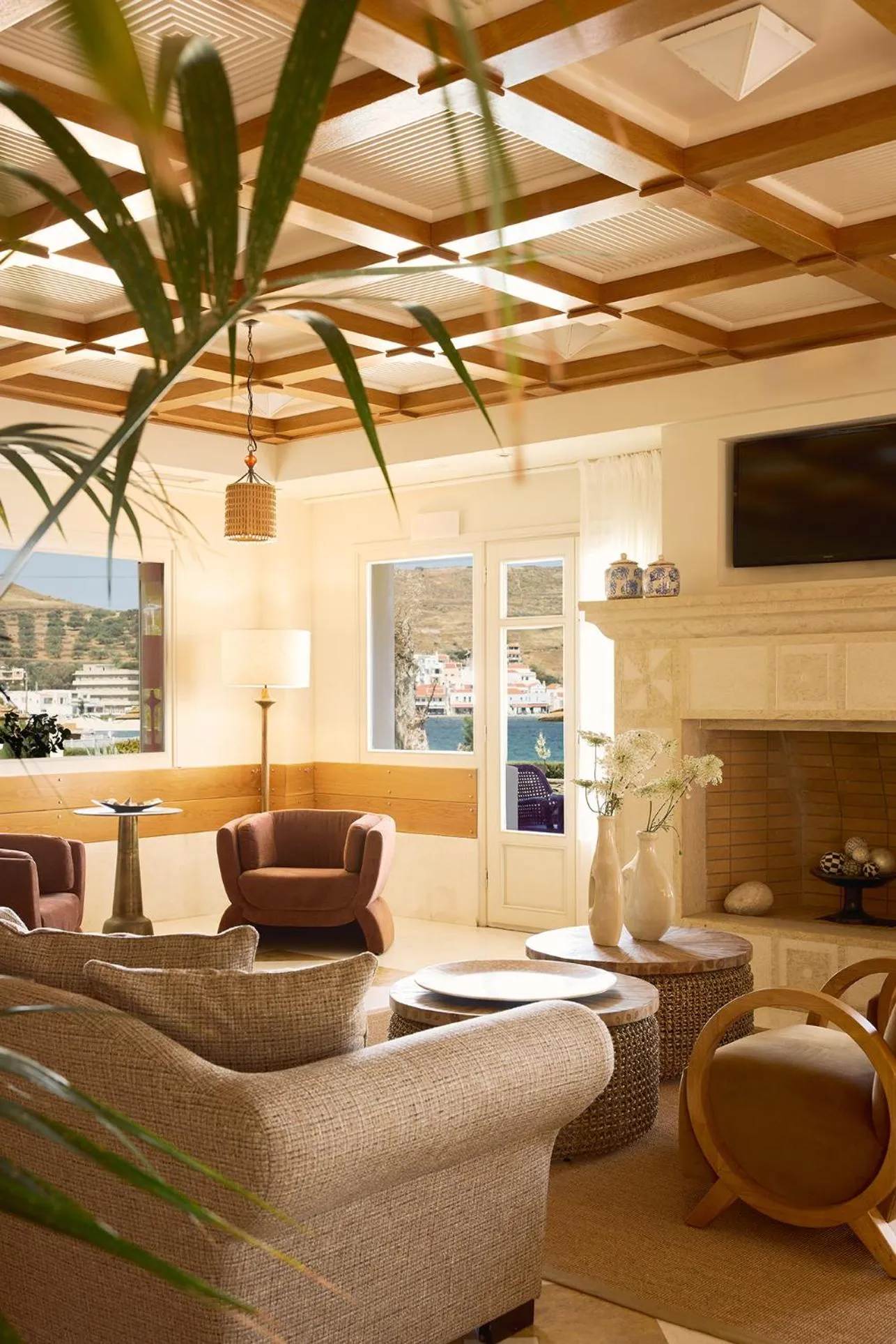 Restaurant/places to eat in Porto Kea Suites by Sandglass