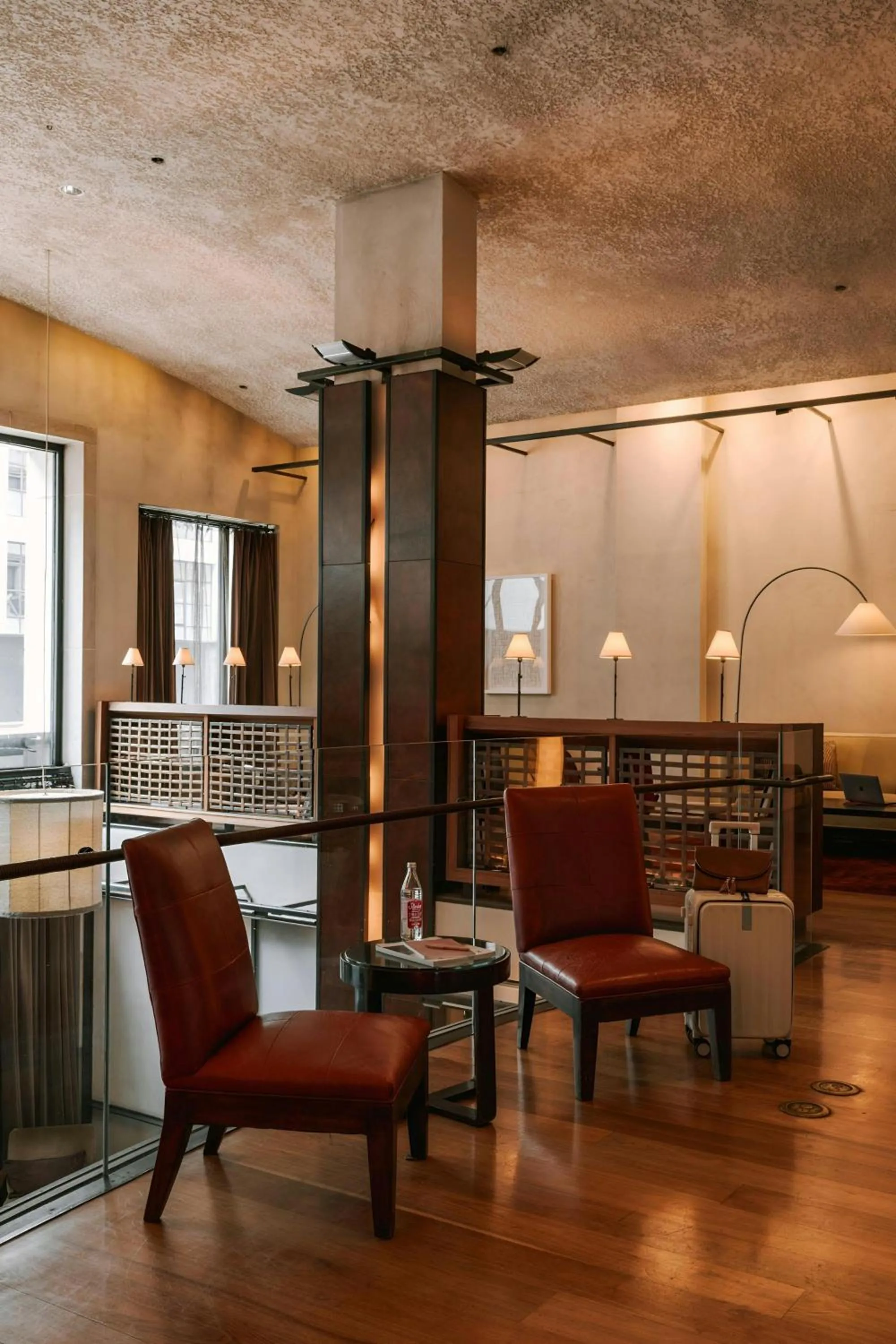 Lounge or bar in Chambers Hotel Central Park South, Sonder by Marriott Bonvoy