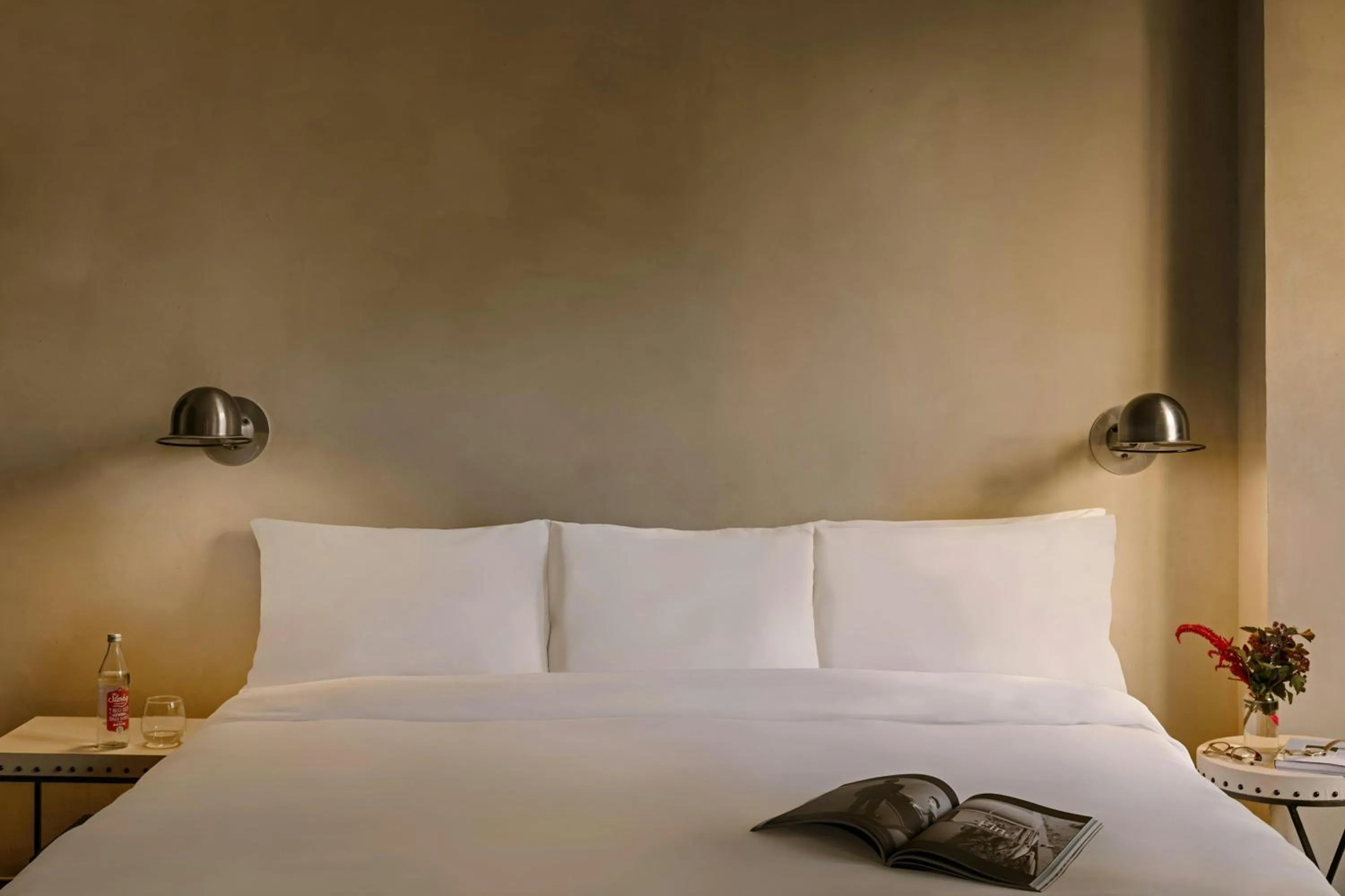 Bedroom, Bed in Chambers Hotel Central Park South, Sonder by Marriott Bonvoy