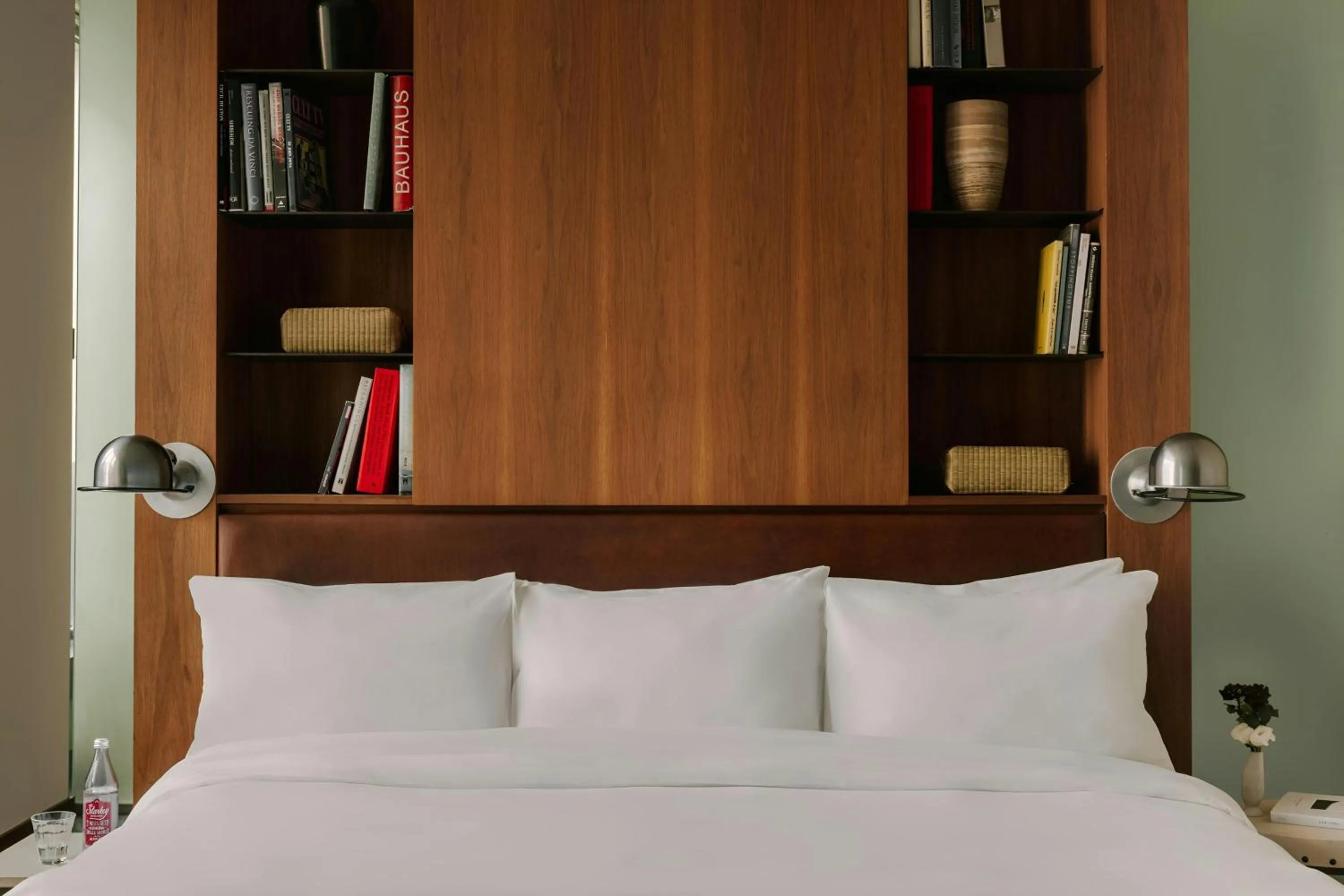 Bedroom, Bed in Chambers Hotel Central Park South, Sonder by Marriott Bonvoy