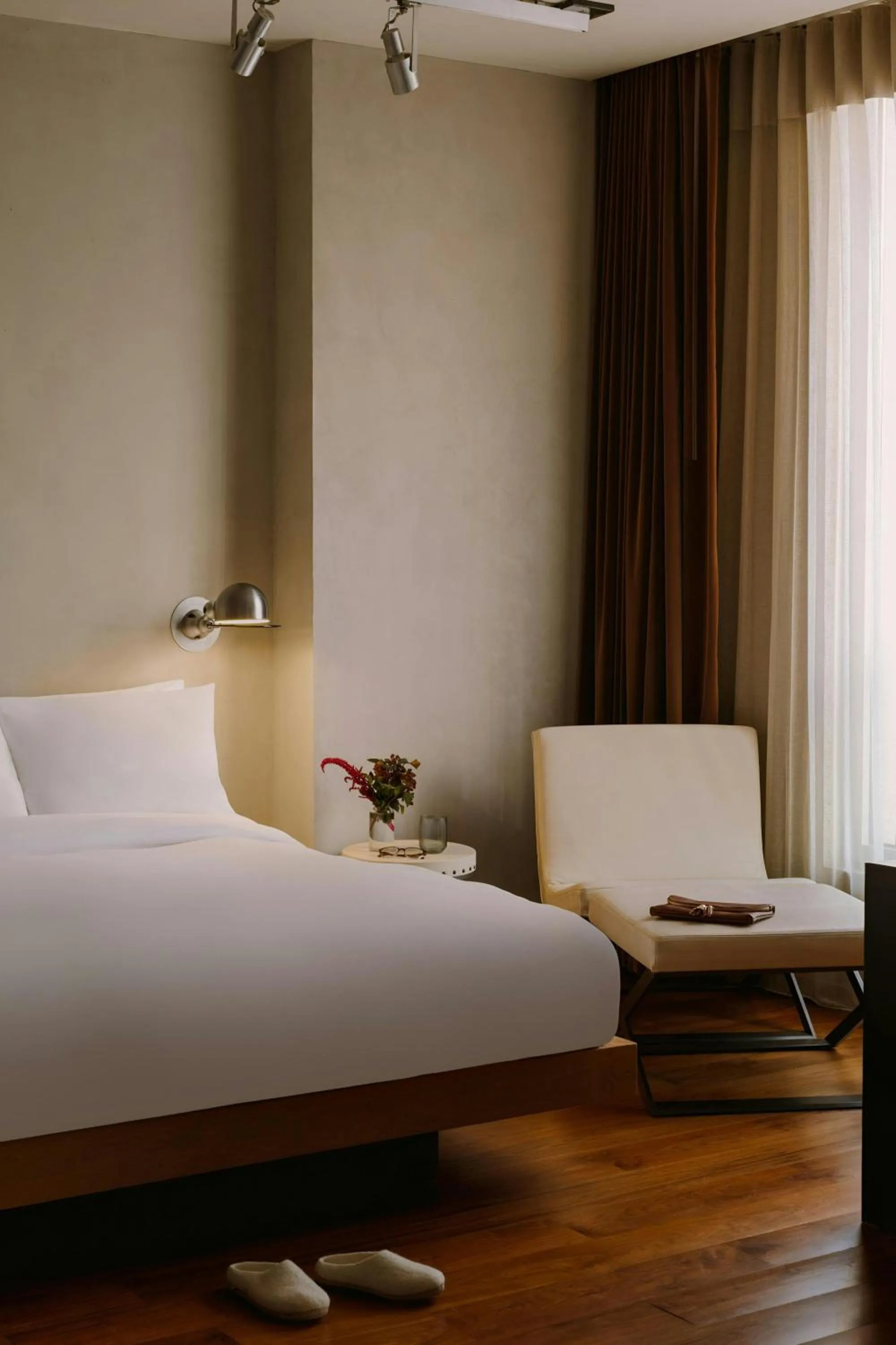 Bedroom, Bed in Chambers Hotel Central Park South, Sonder by Marriott Bonvoy