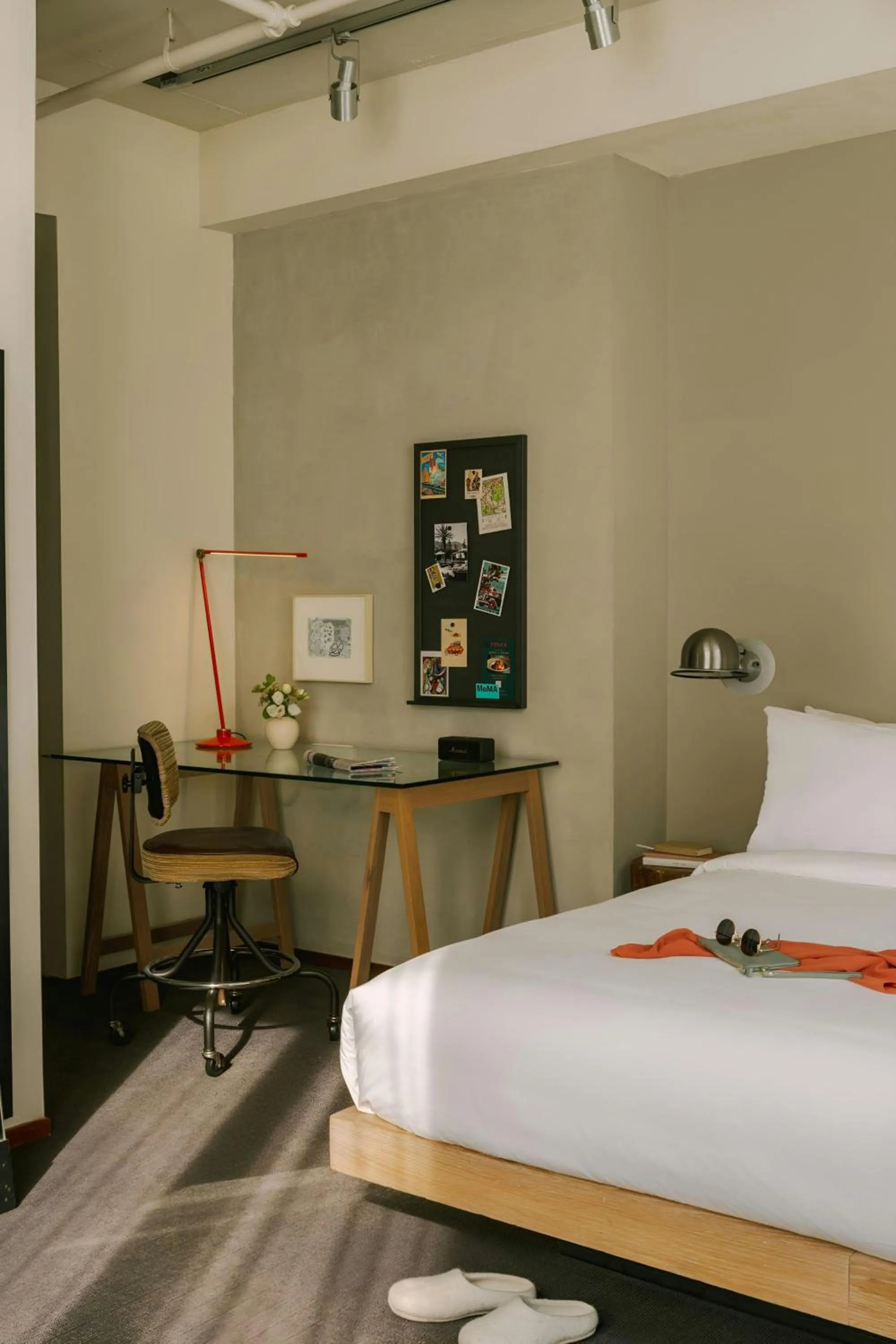 Bedroom, Bed in Chambers Hotel Central Park South, Sonder by Marriott Bonvoy