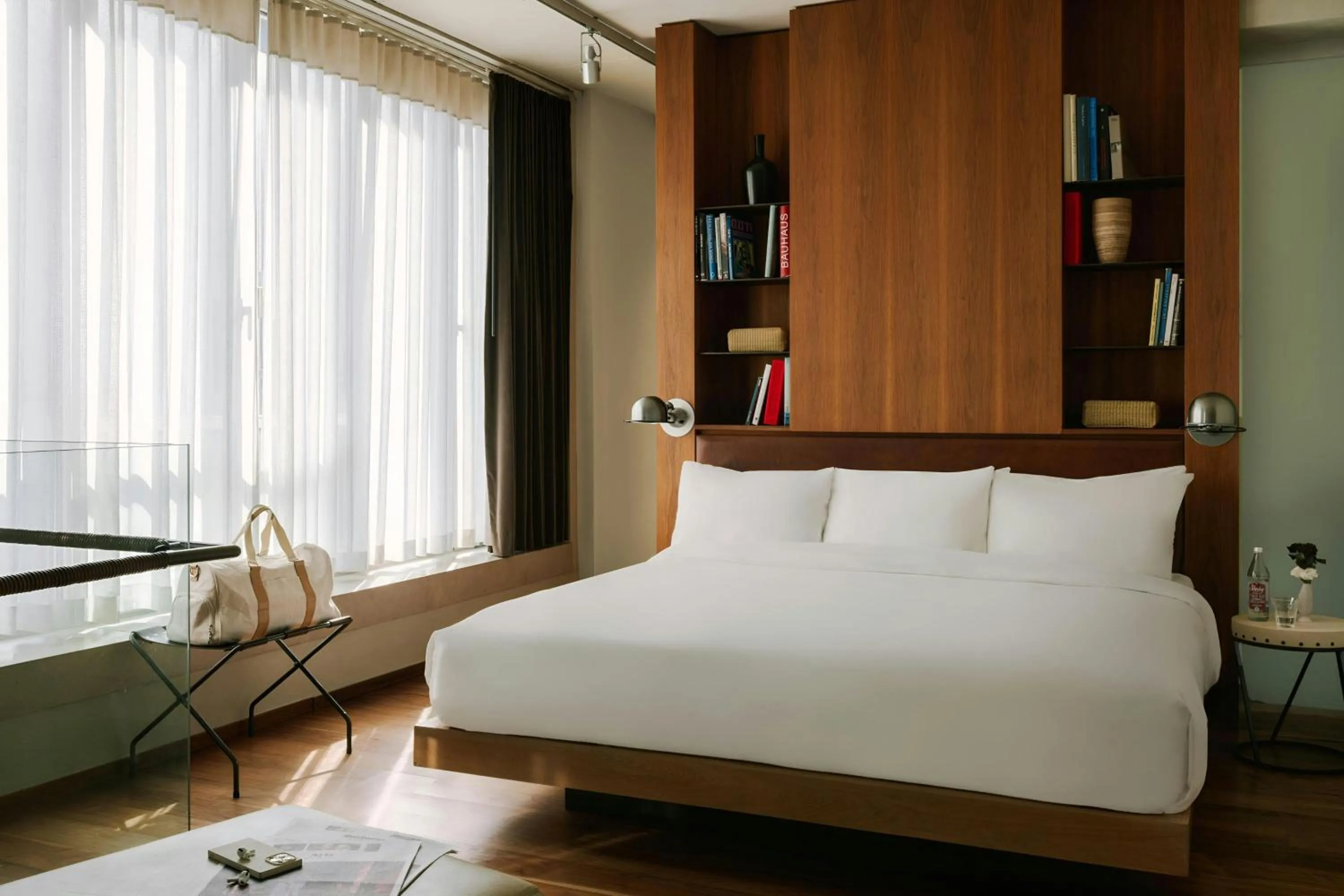 Bedroom, Bed in Chambers Hotel Central Park South, Sonder by Marriott Bonvoy