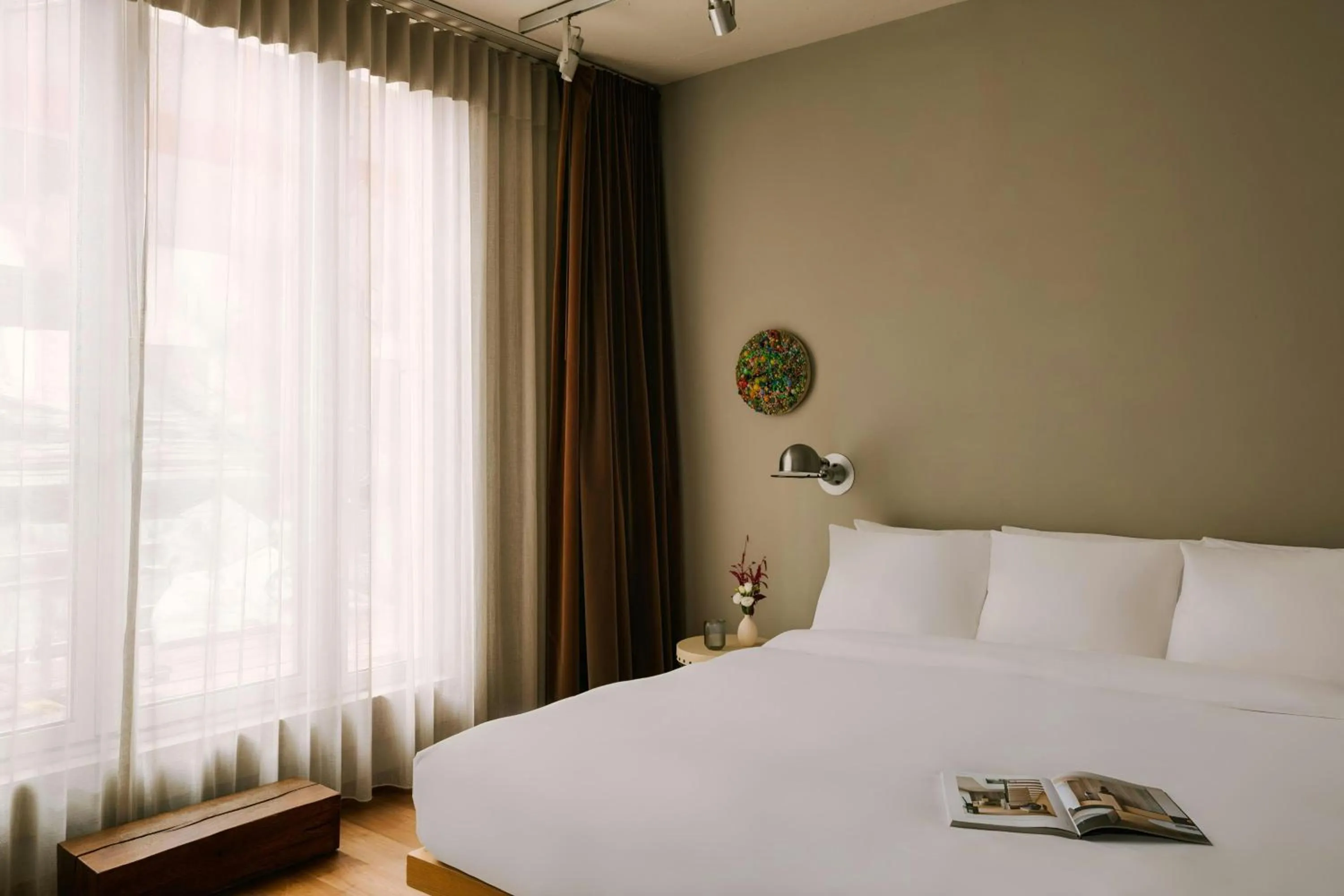 Bedroom, Bed in Chambers Hotel Central Park South, Sonder by Marriott Bonvoy