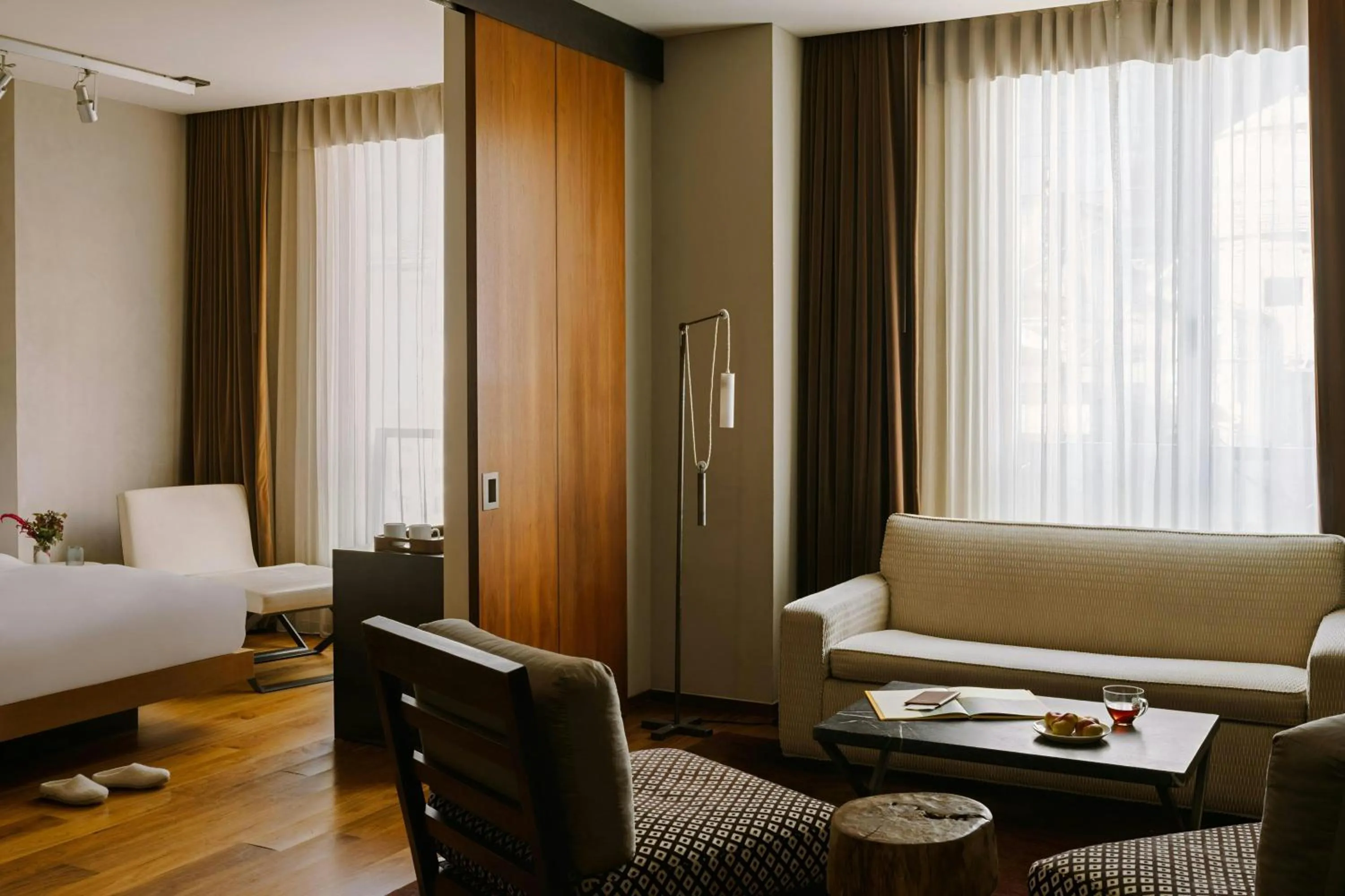 Bedroom, Bed in Chambers Hotel Central Park South, Sonder by Marriott Bonvoy