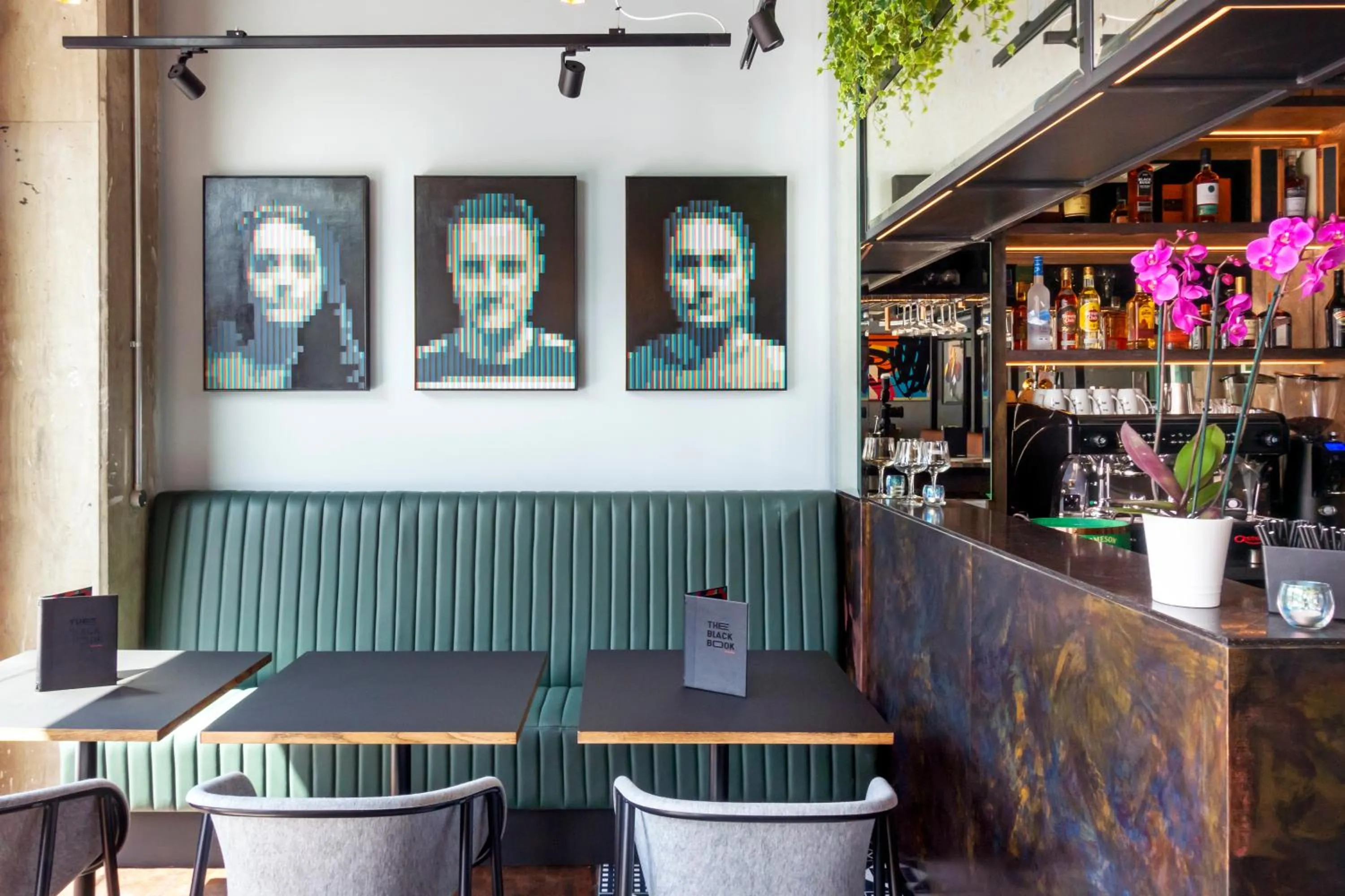 Lounge or bar in The Hendrick Smithfield