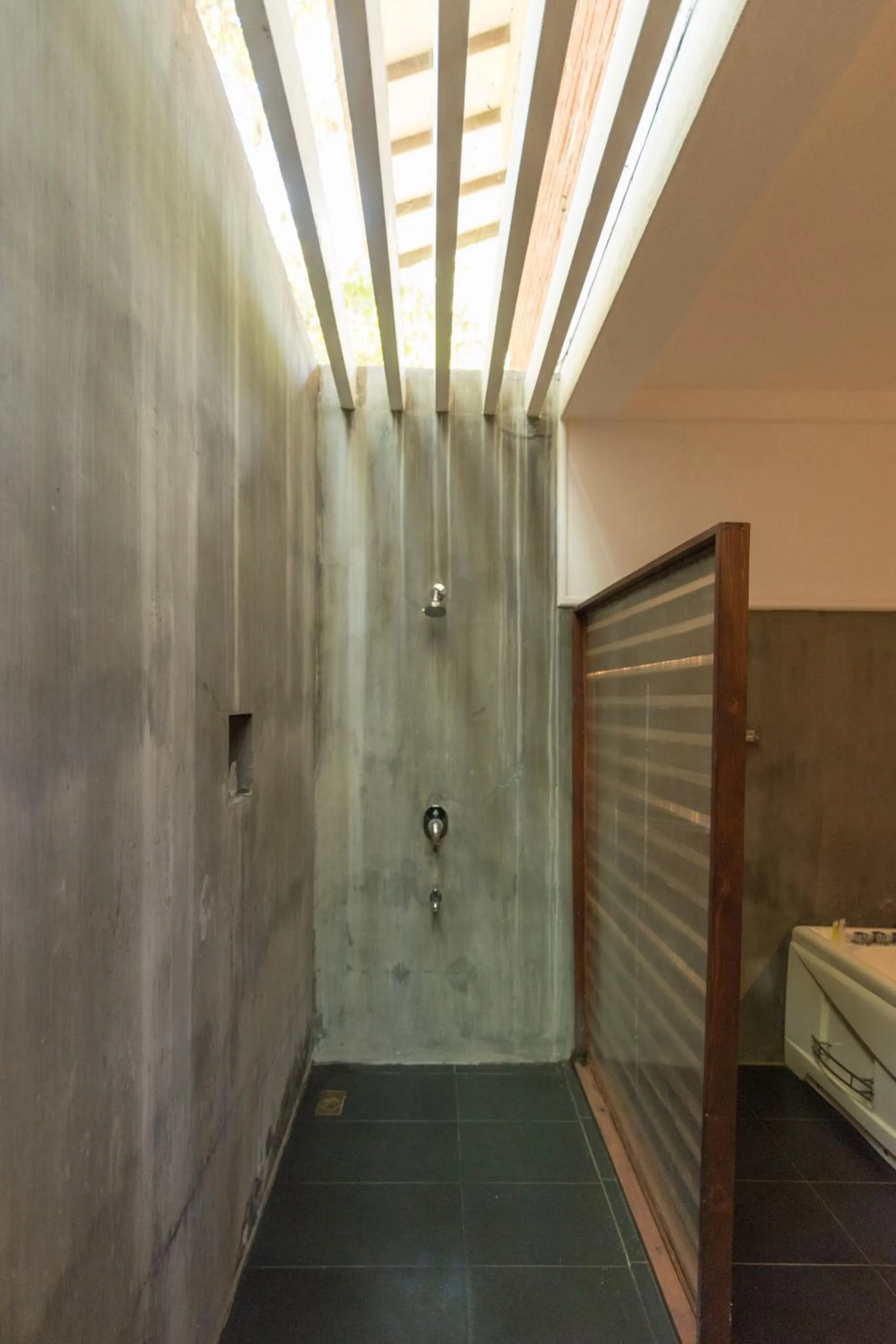 Shower in Camellia Resort And Spa