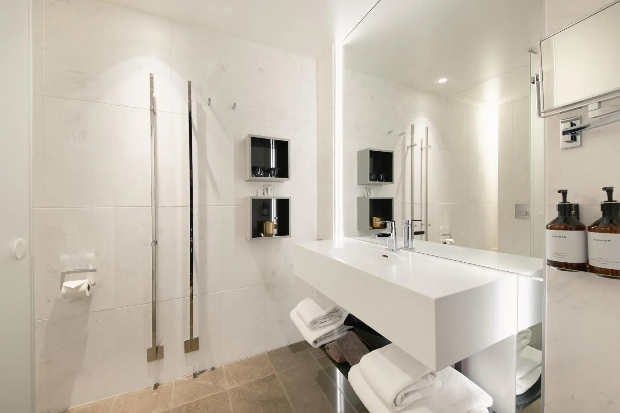 Bathroom in The Thief