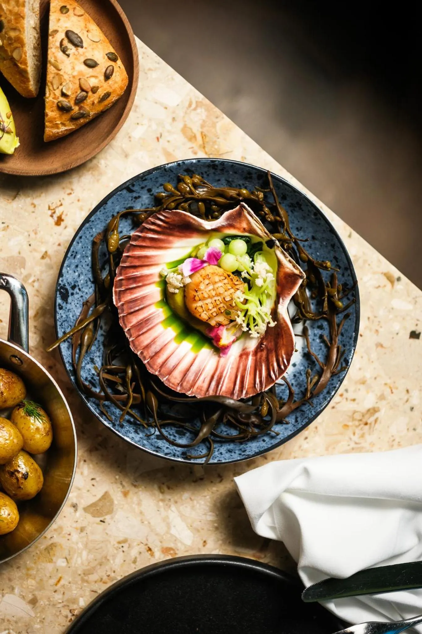 Restaurant/places to eat in The Thief