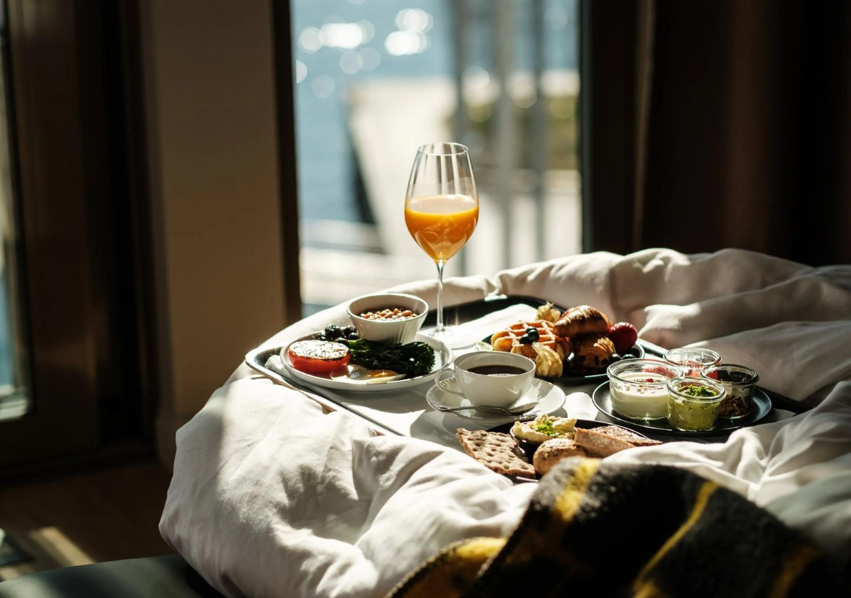 Breakfast, Bed in The Thief