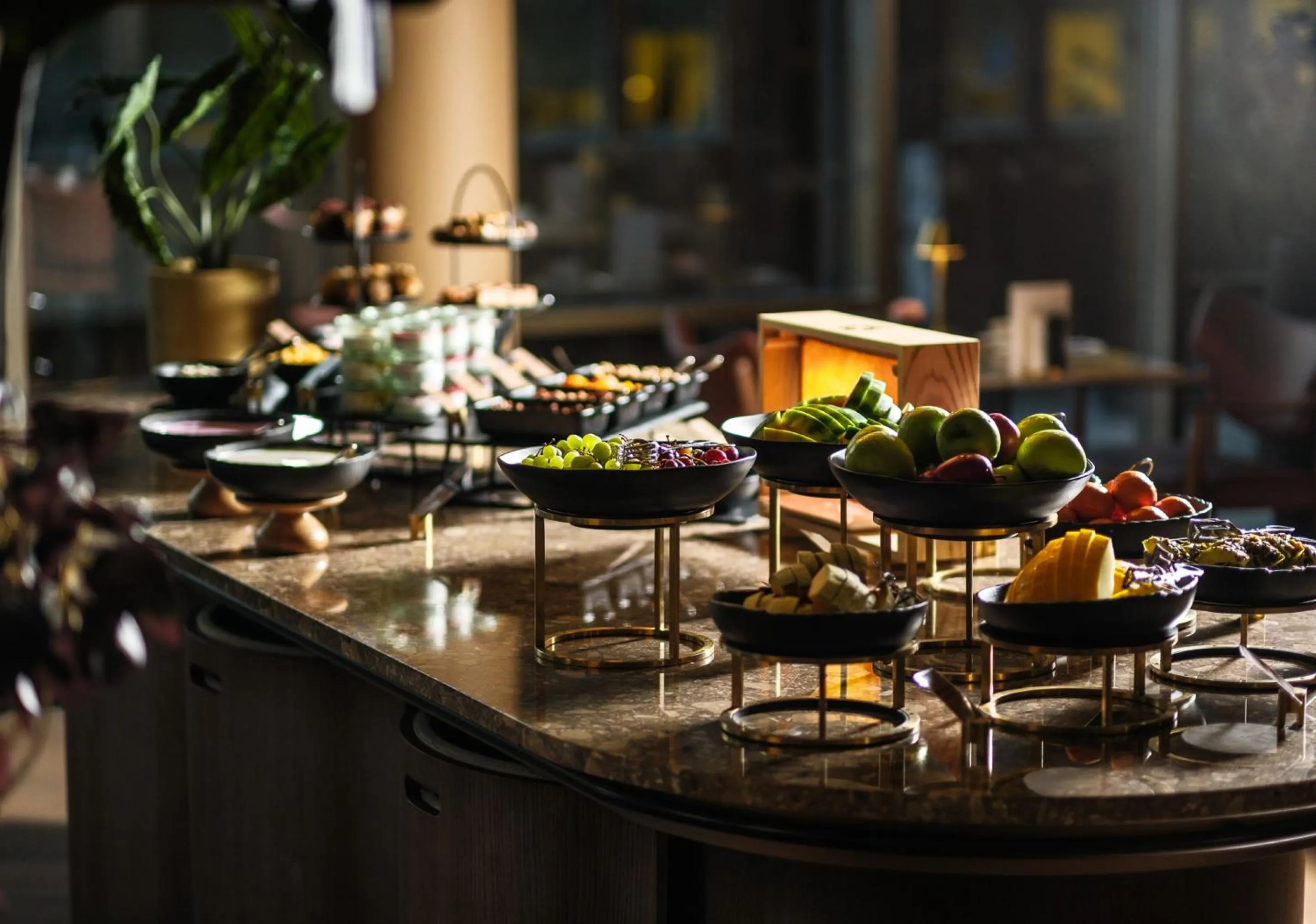 Buffet breakfast in The Thief