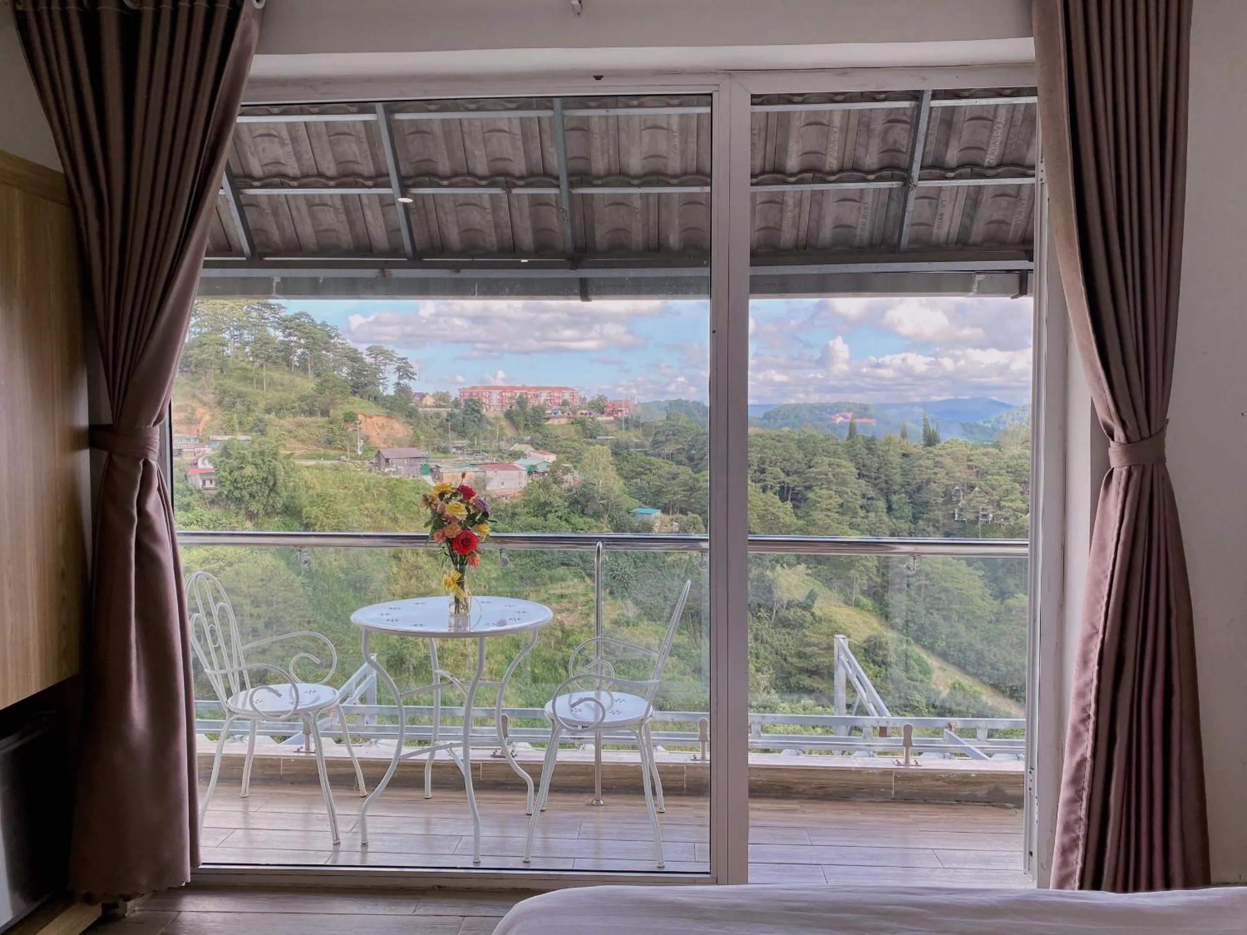 Property building in Lacami Dalat Hotel