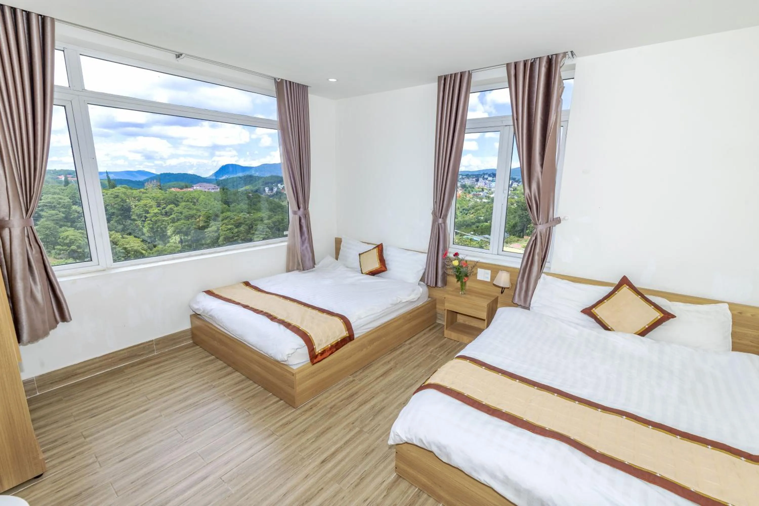 Bedroom, Bed in Lacami Dalat Hotel