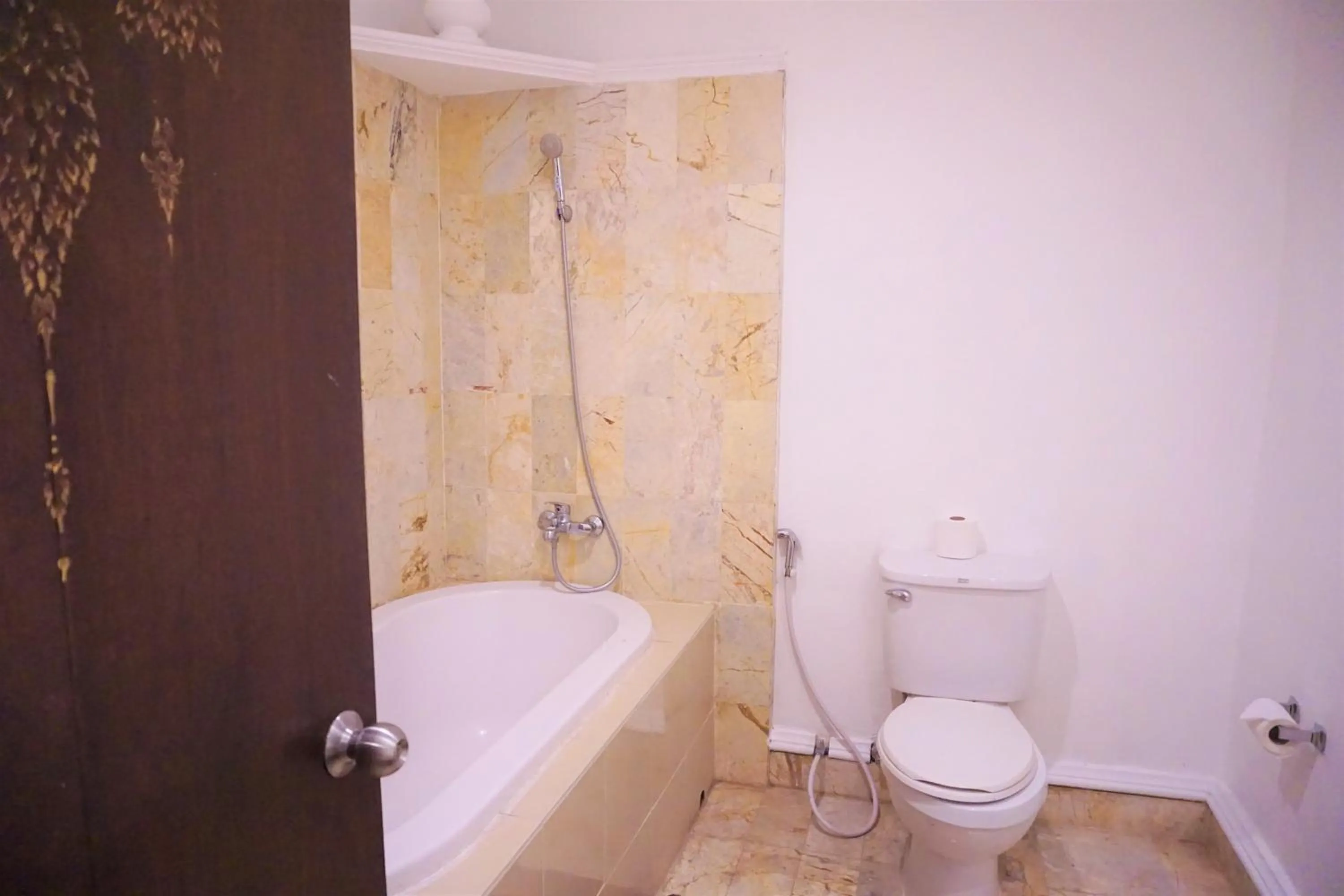 Shower in Amaravati Wellness Center SHA Plus