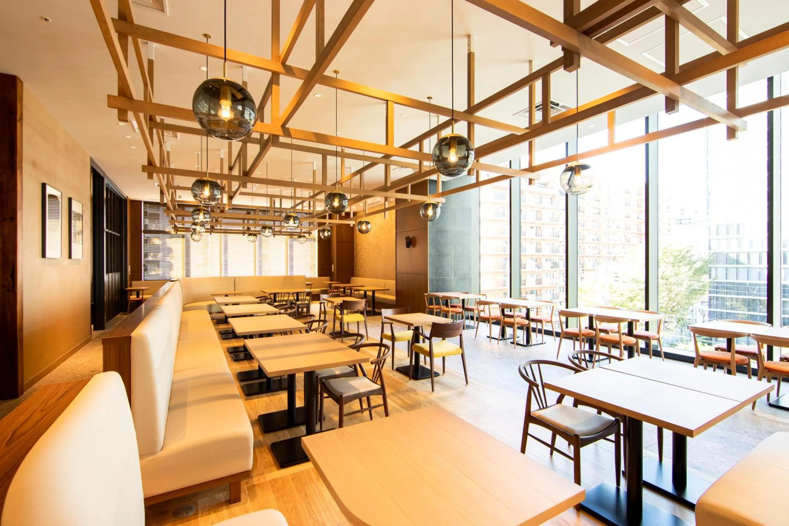 Restaurant/places to eat in karaksa hotel grande Shin-Osaka Tower