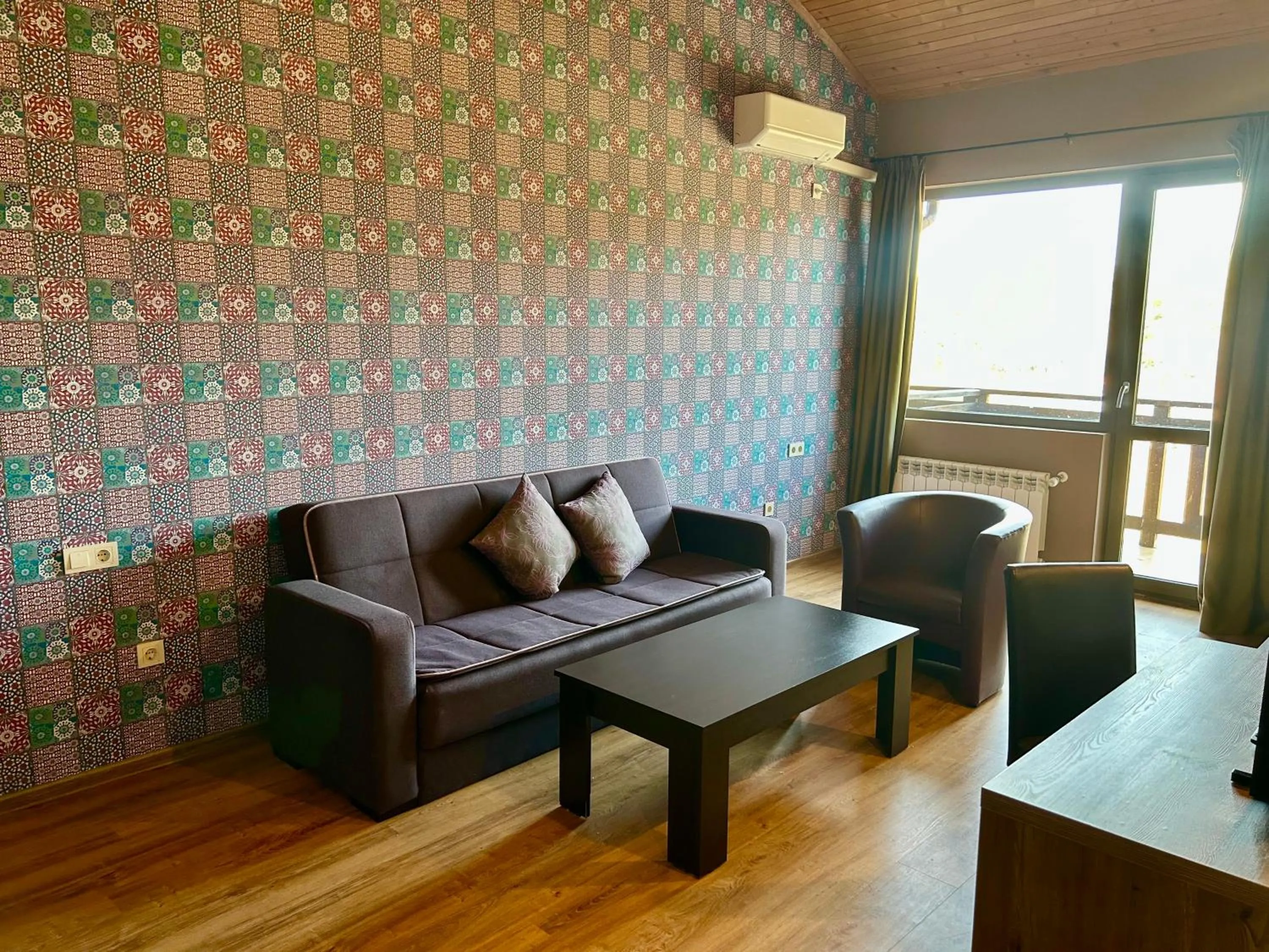 Living room in Dragoman Hotel