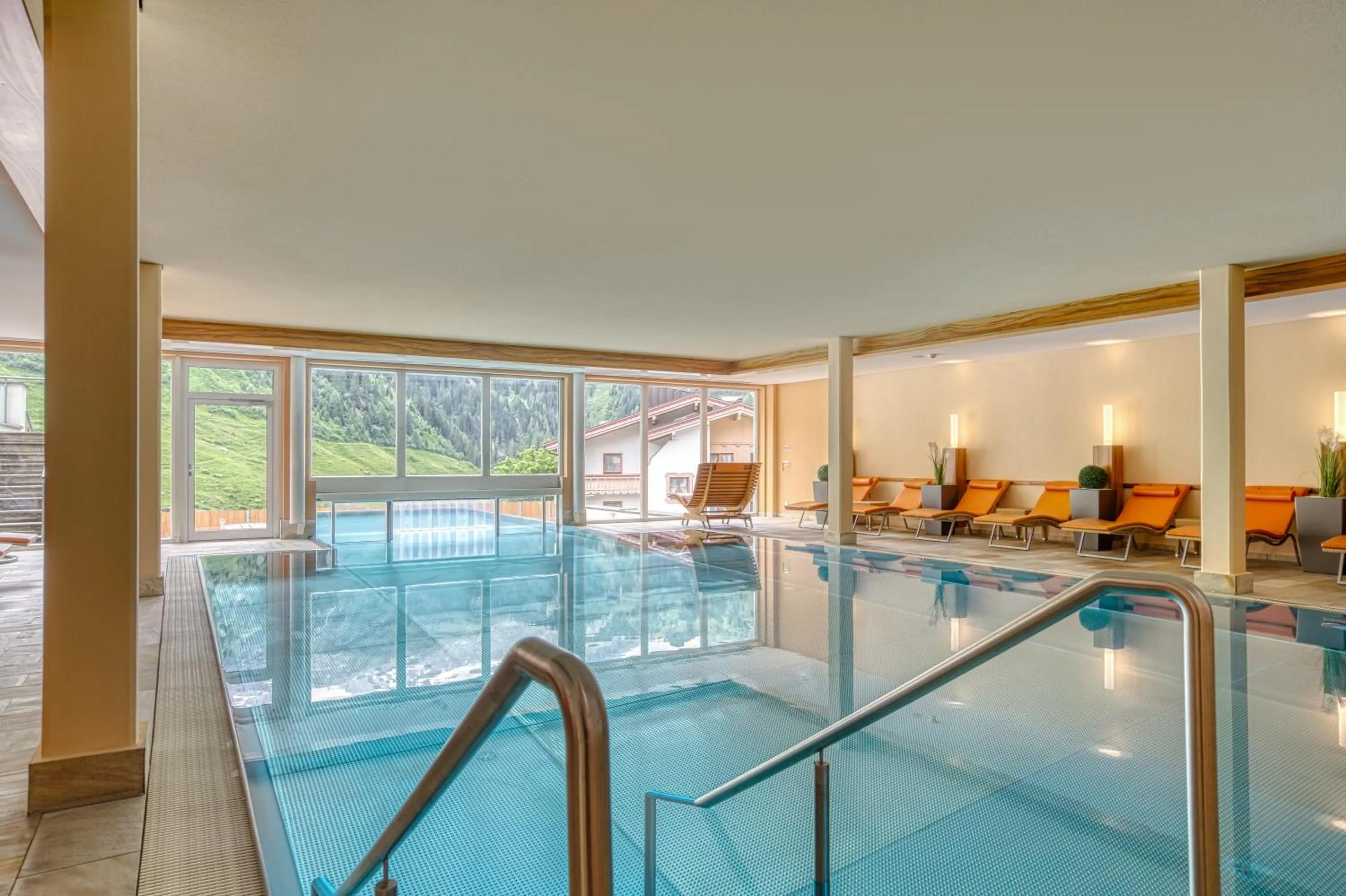 Swimming pool in Hotel Klausnerhof