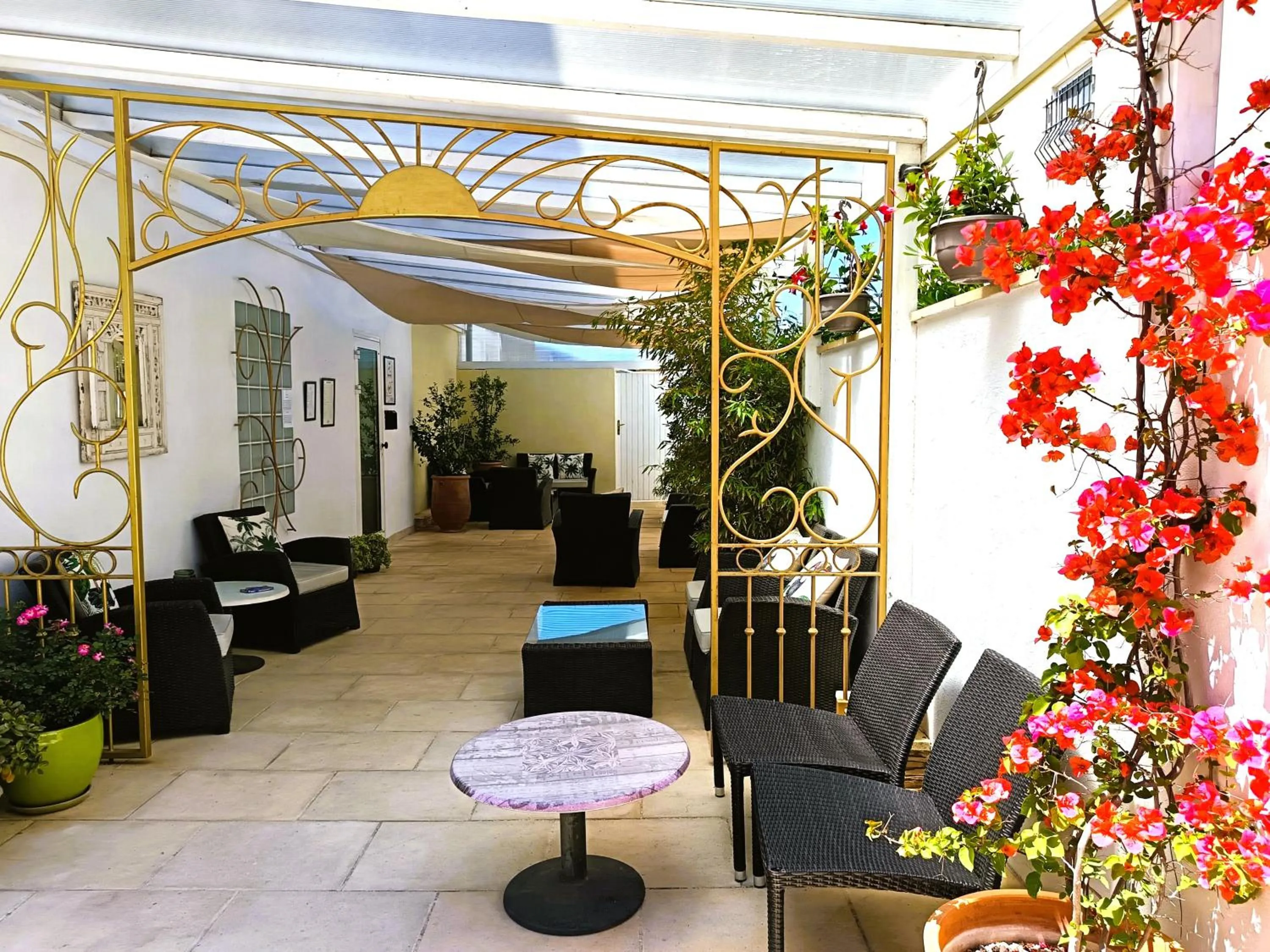 Balcony/Terrace in Hôtel Le Méditerranée